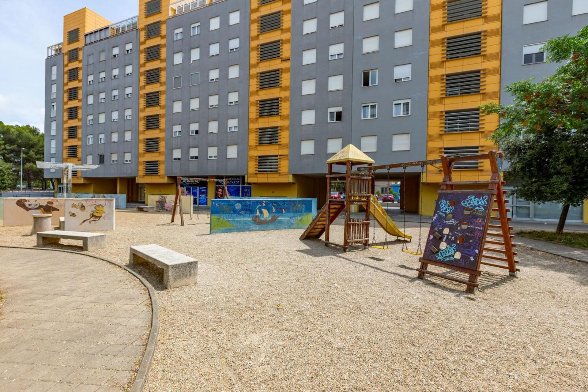 Amarena Studio with free private parking