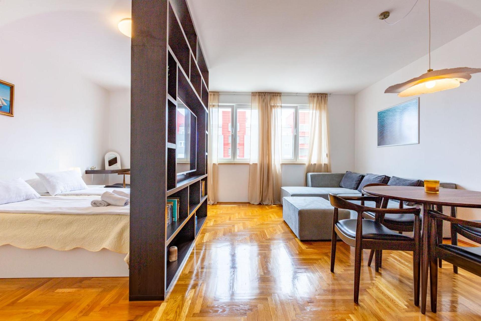 Amarena Studio with free private parking