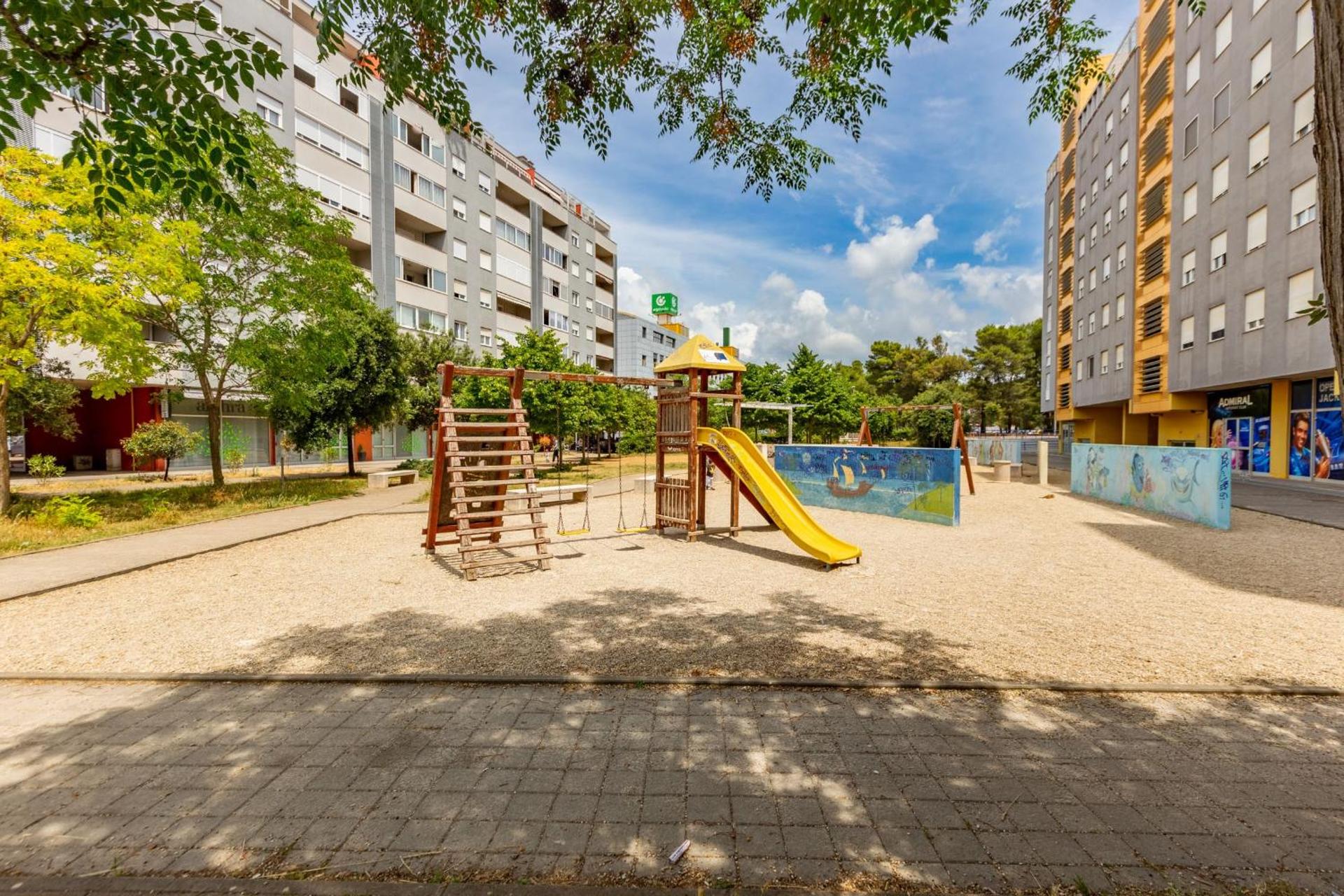 Amarena Studio with free private parking