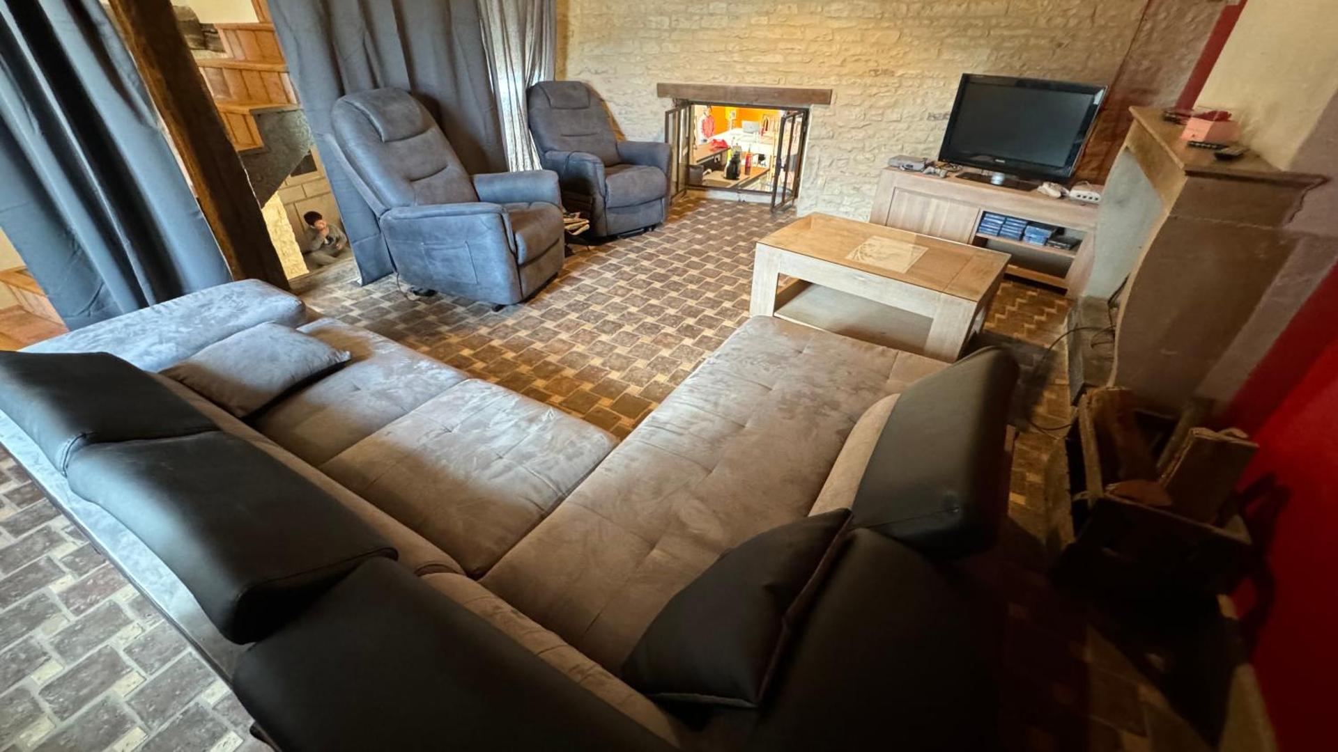 Communal lounge/ TV room