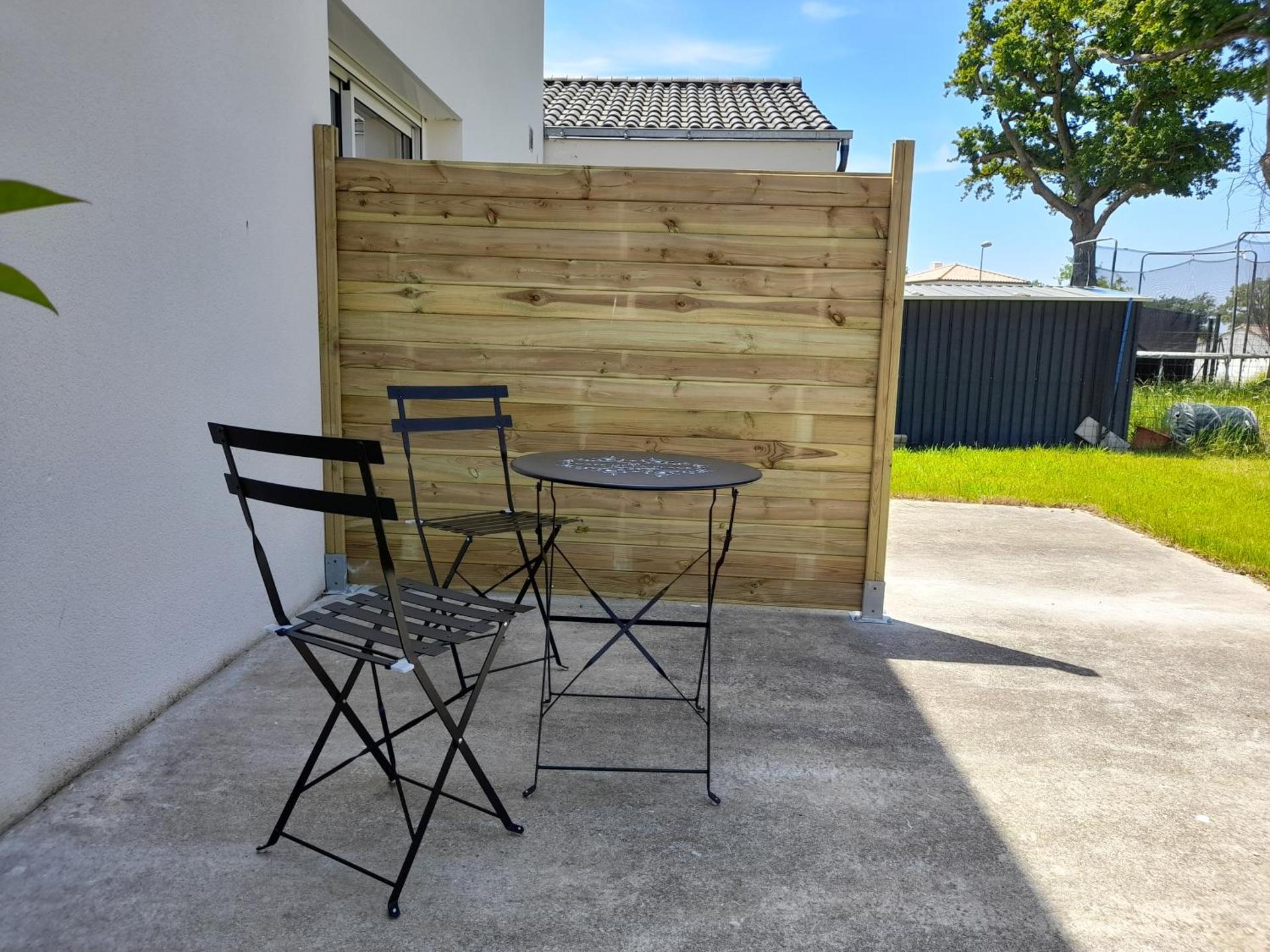 CHARMANT STUDIO DANS UNE MAISON NEUVE