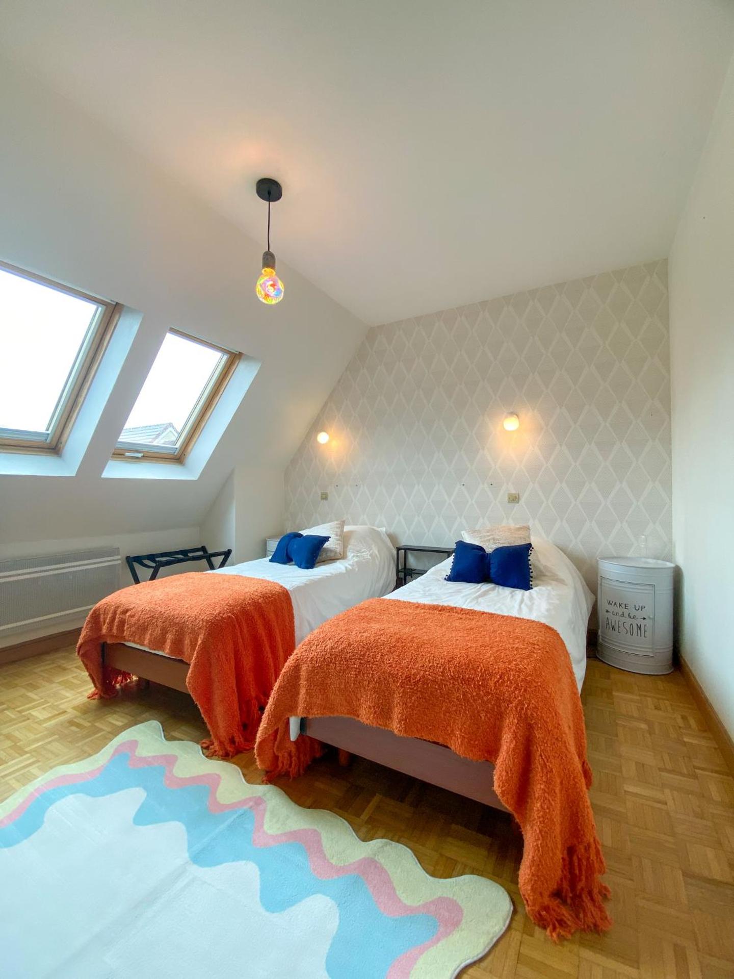 Photo of the whole room