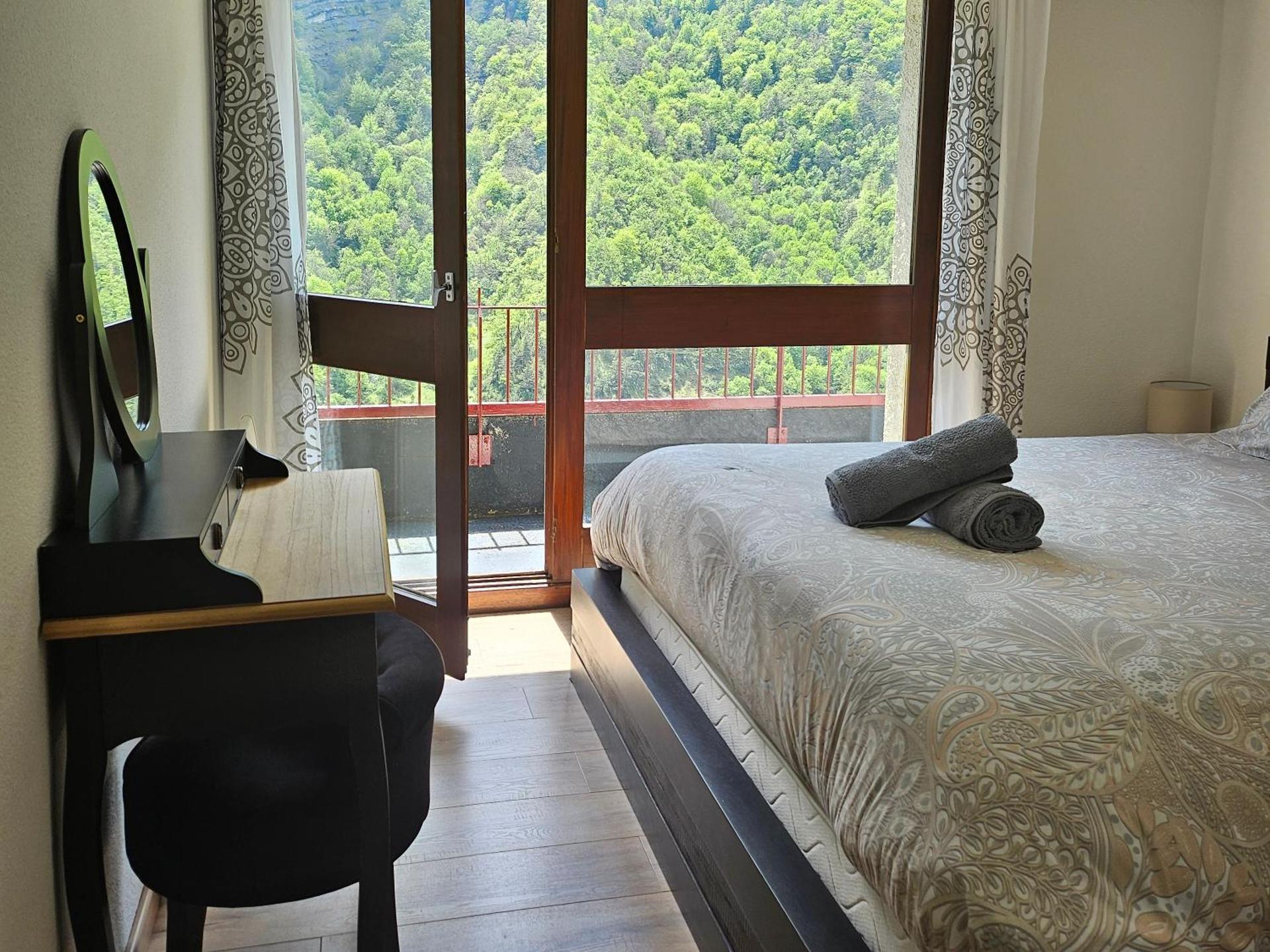 GITE LE BELVEDERE AU REFUGE DU PHOENIX, ECHEVIS