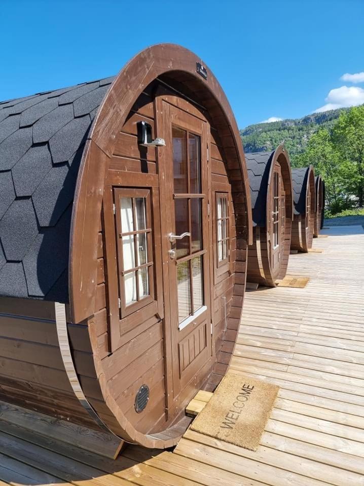 Sleeping barrel lodge Smaken av Ryfylke Event AS, drives ikke som hotell