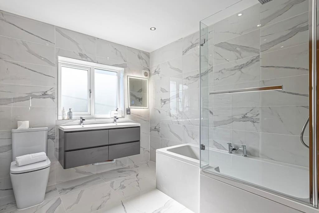 Clydfan No 1 Trearddur Road