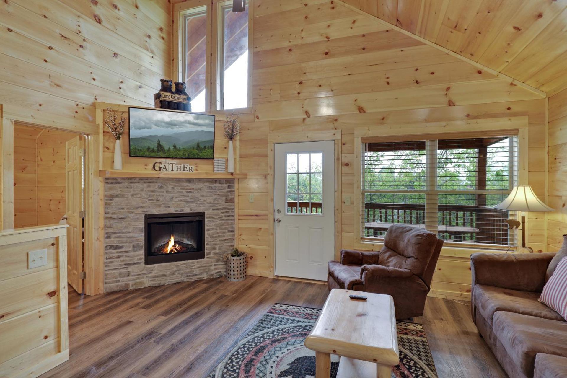 LOCATION A'Dreamin is a 2 Bed 2 Bath brand new log cabin in the heart of Pigeon Forge