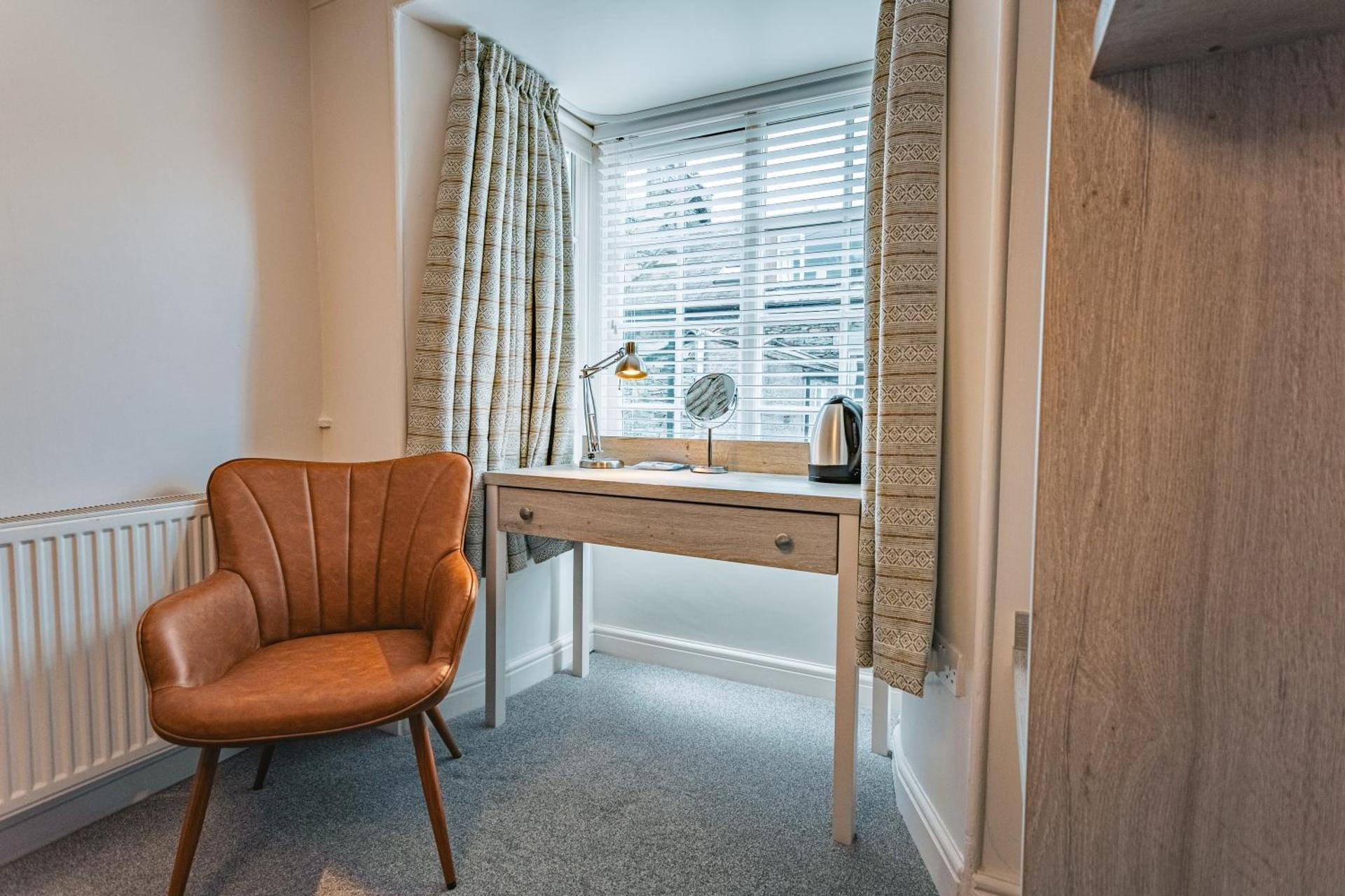 Rooms at the Apple Pie