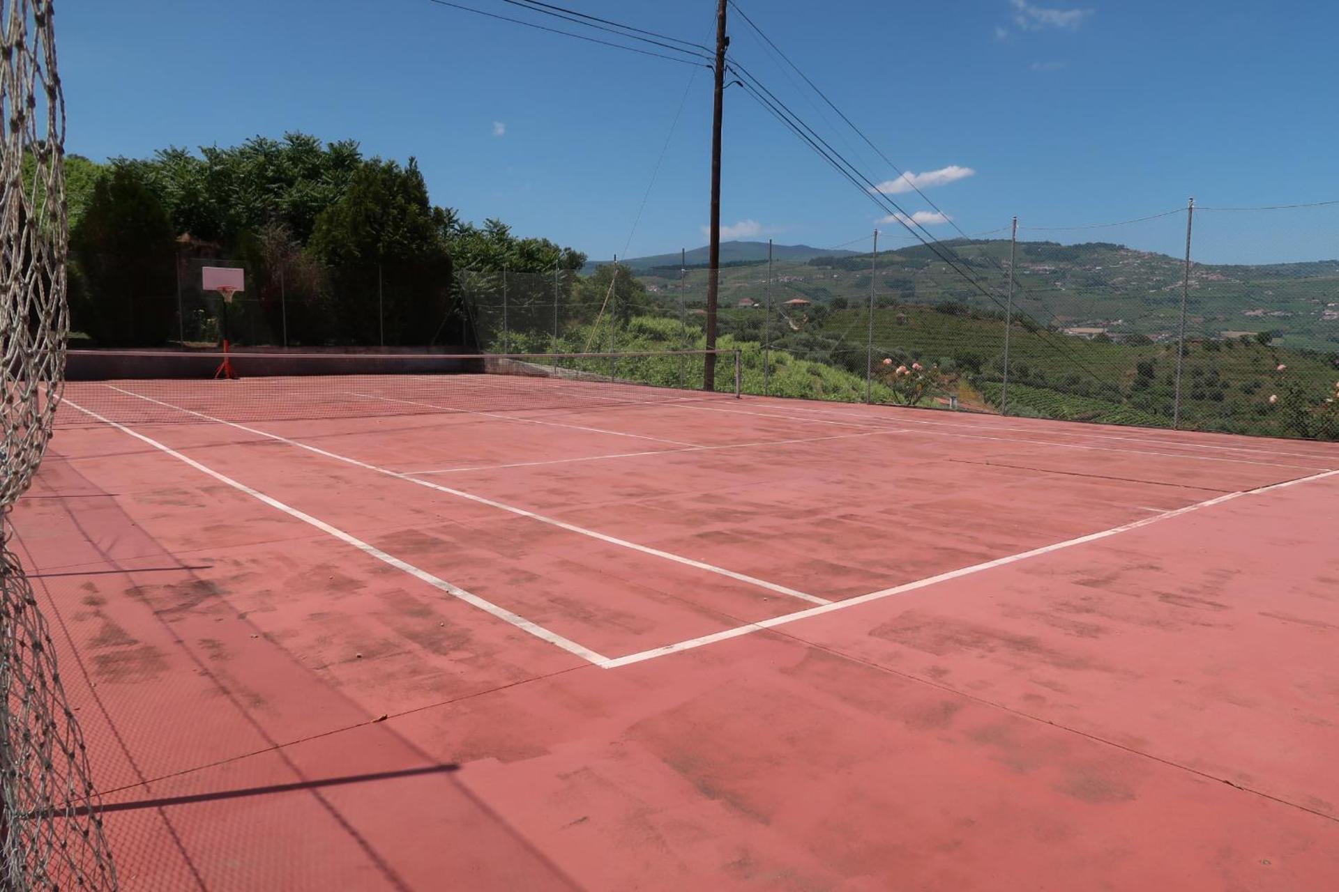 Tennis court
