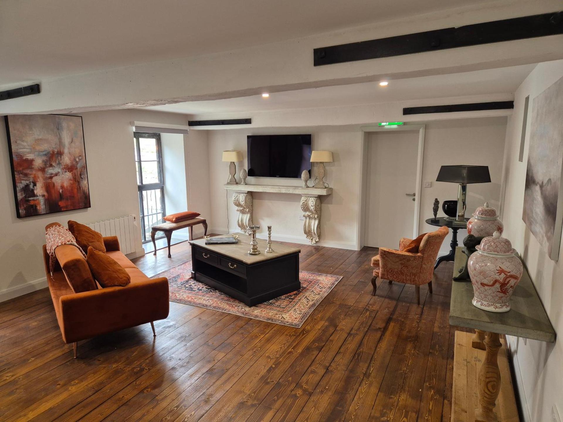 Darcy Magee Apartment No1