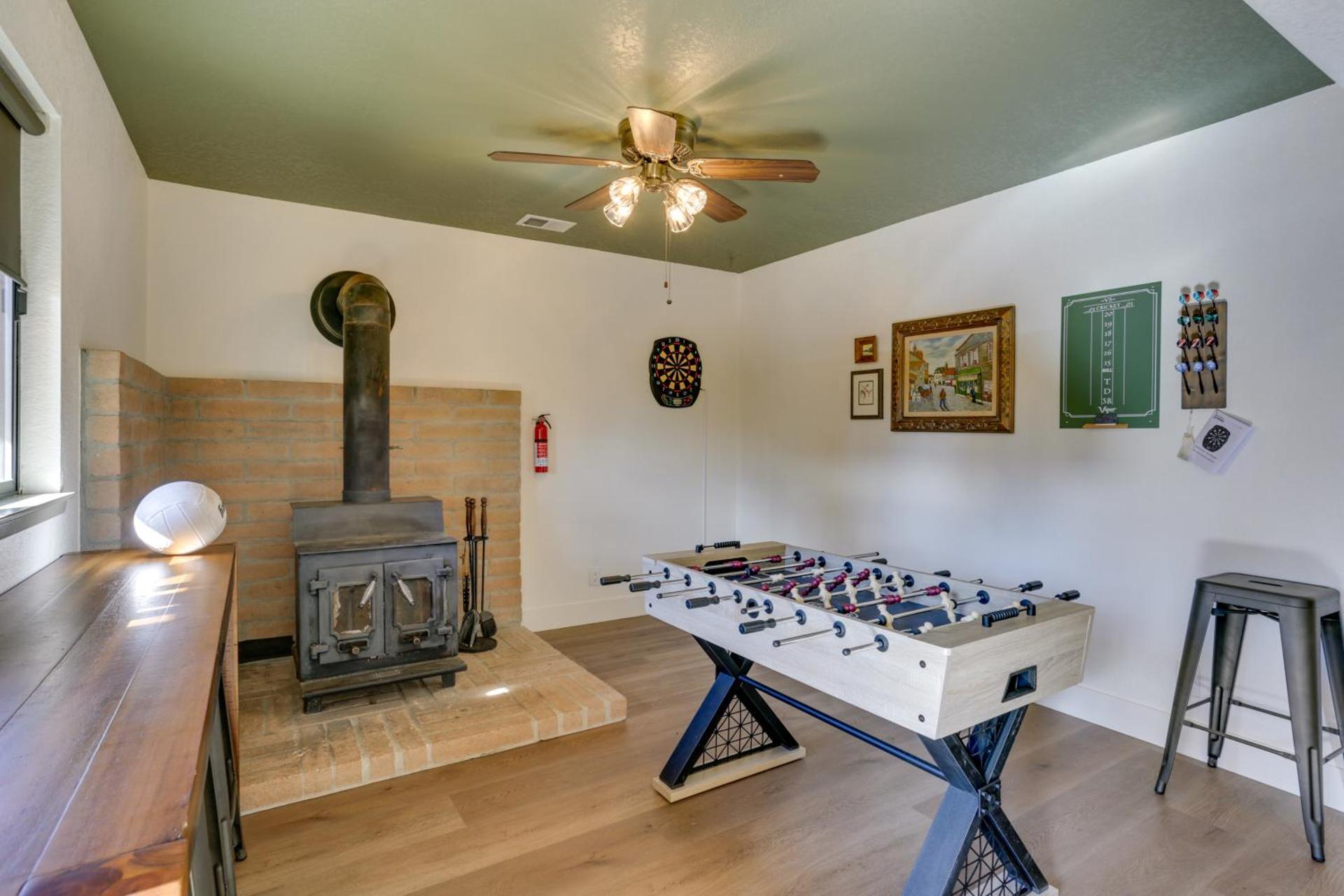 Pet-Friendly Escape with Game Room and Fire Pit!