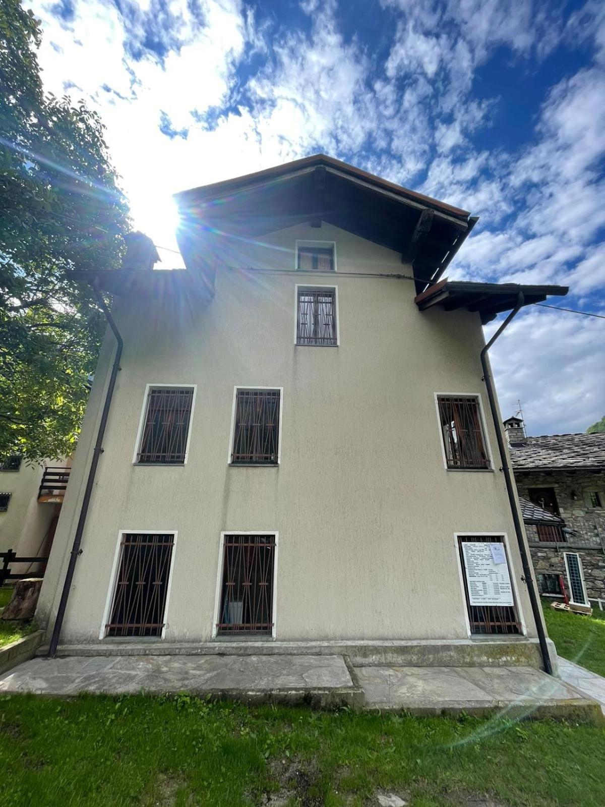 Luéisch Ketschu near Gressoney