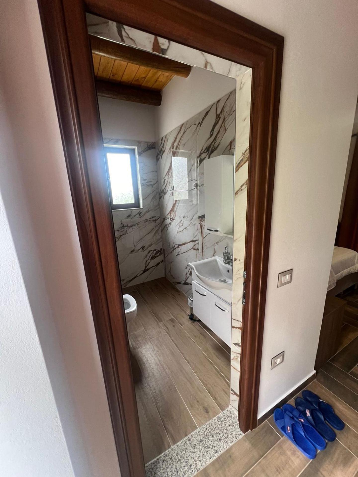 Deluxe Room (2 Adults + 1 Child)