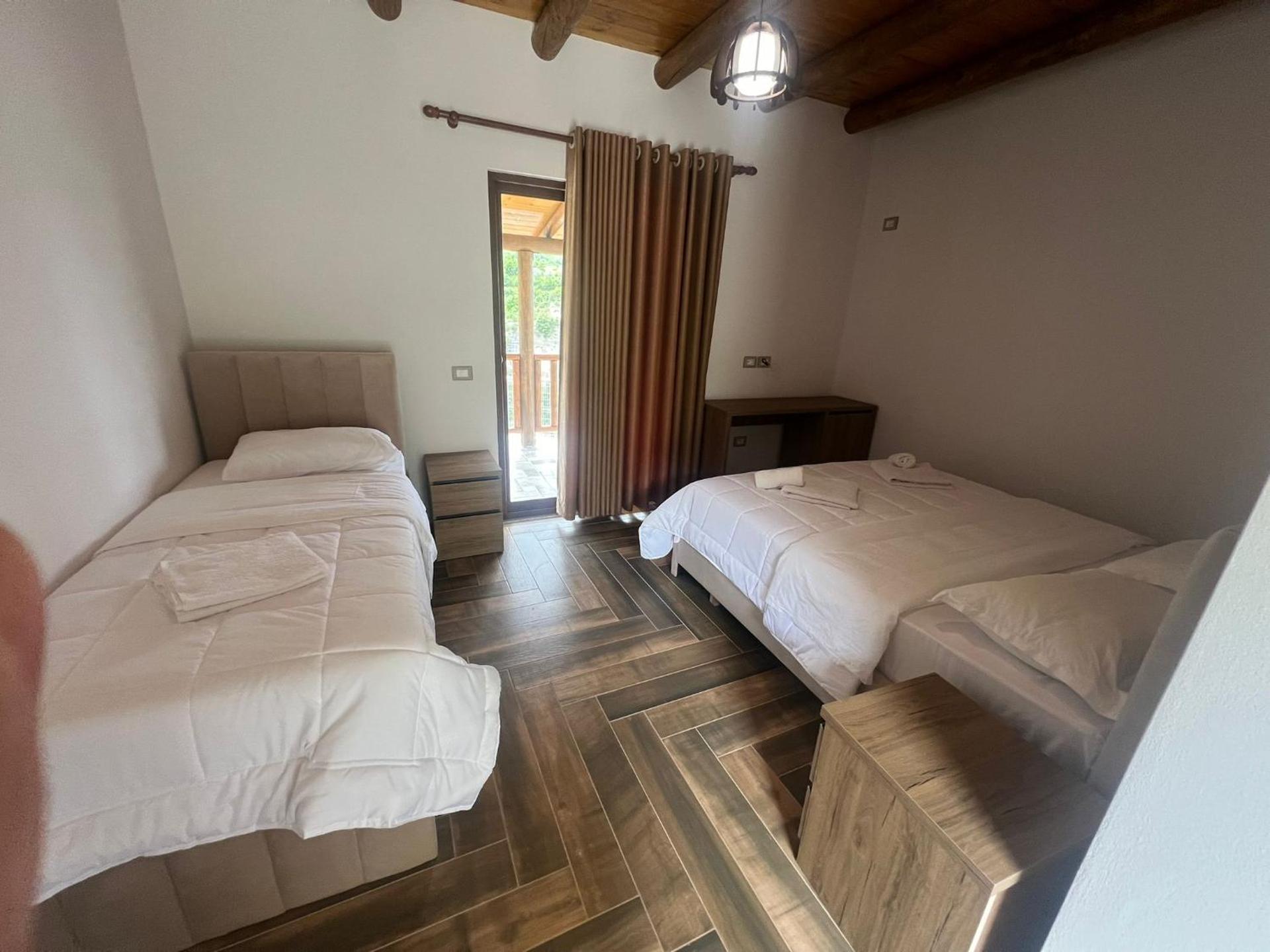 Deluxe Room (2 Adults + 1 Child)