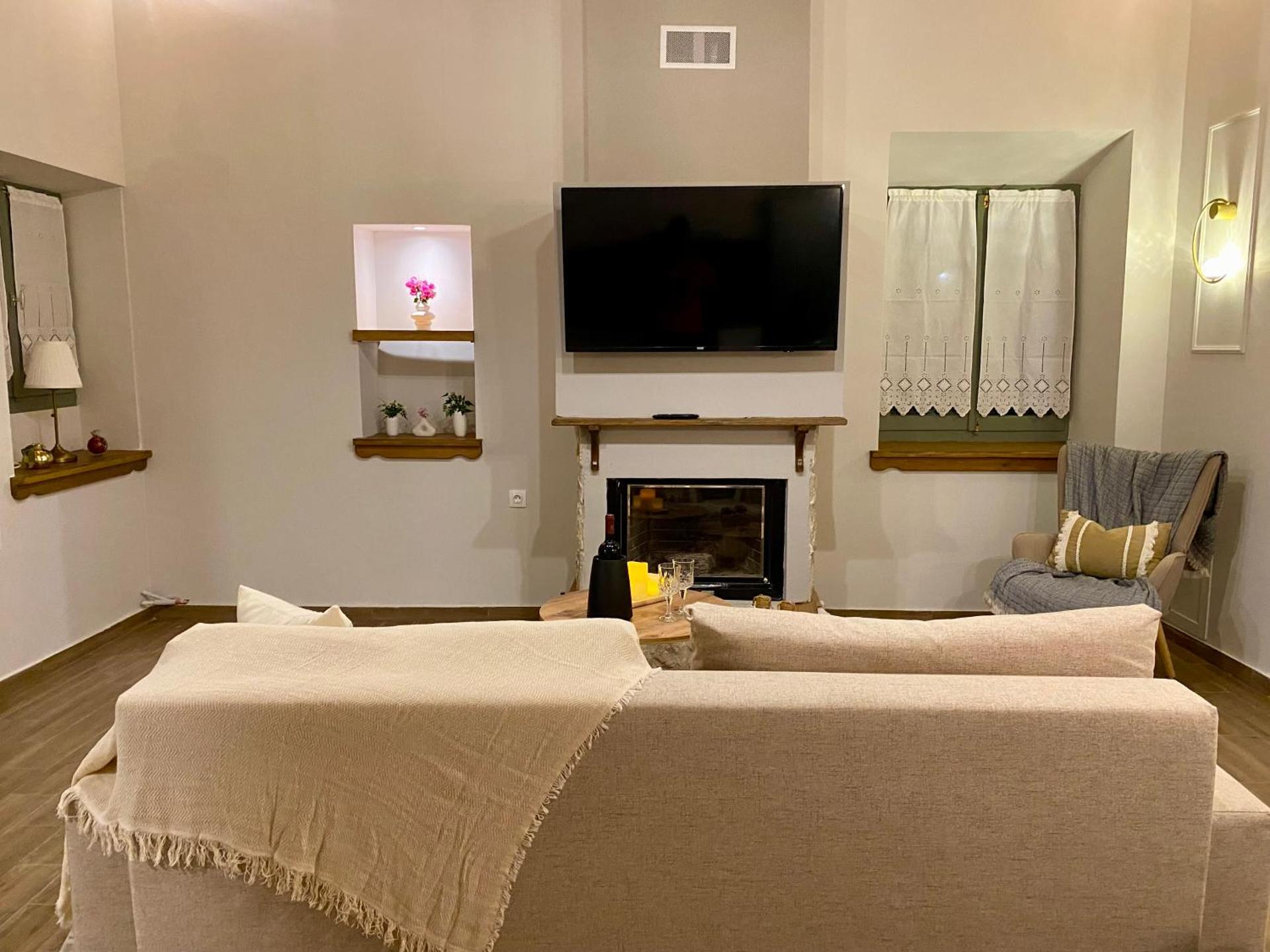 Oneiropetra Luxury House