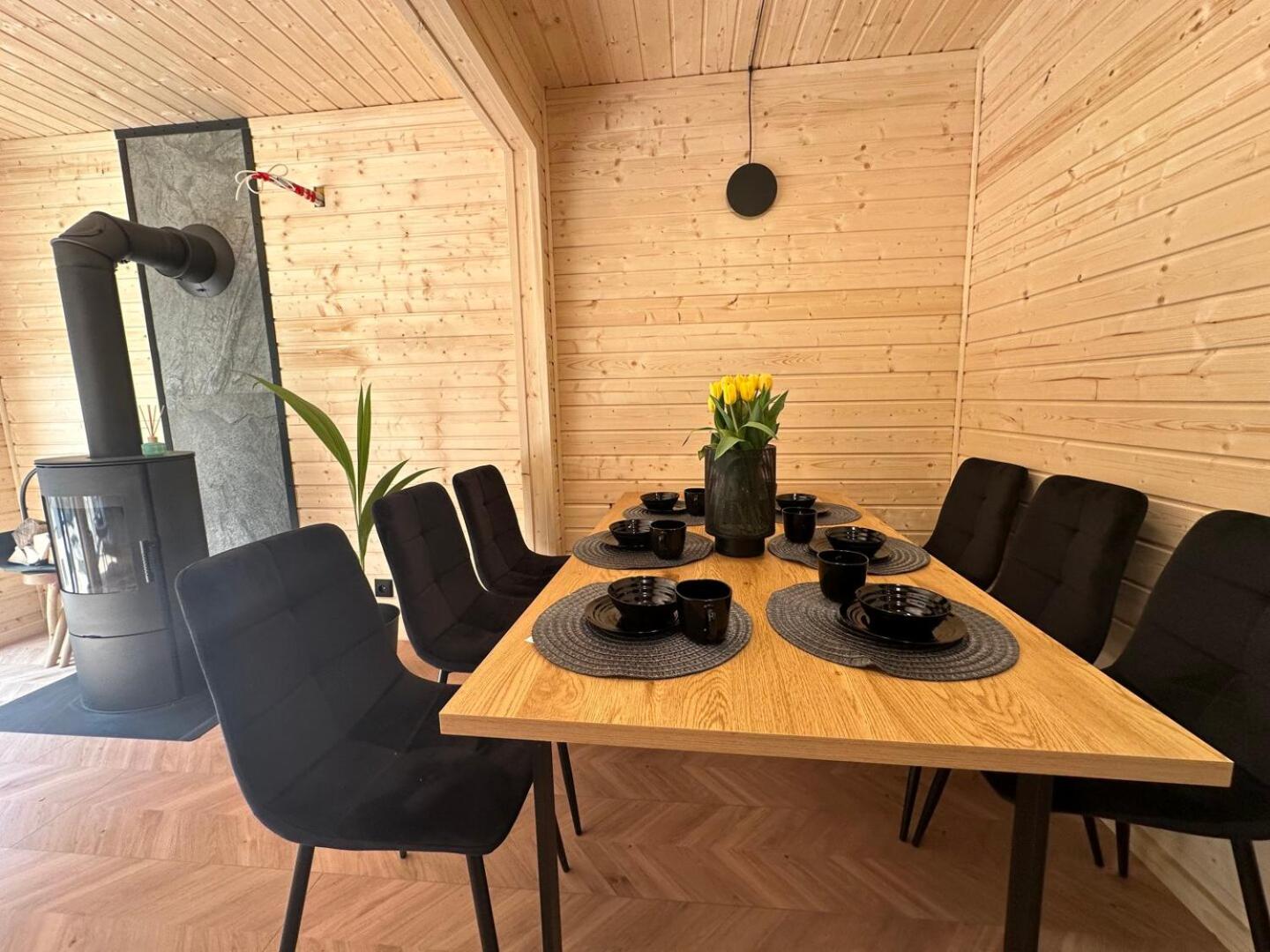 DOMKI Leśna Cisza jezioro Powidzkie dla 18 osób - 5D Apartments