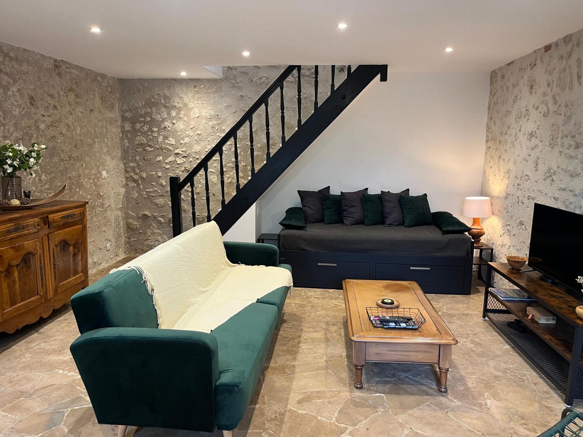 Communal lounge/ TV room