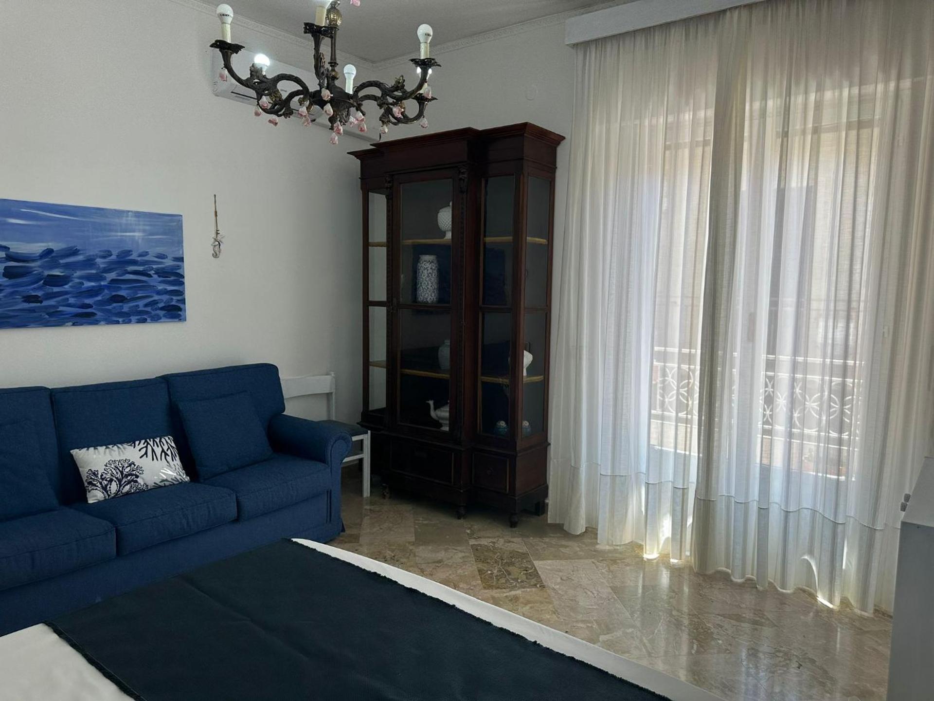 Basic Triple Room with Shared Bathroom