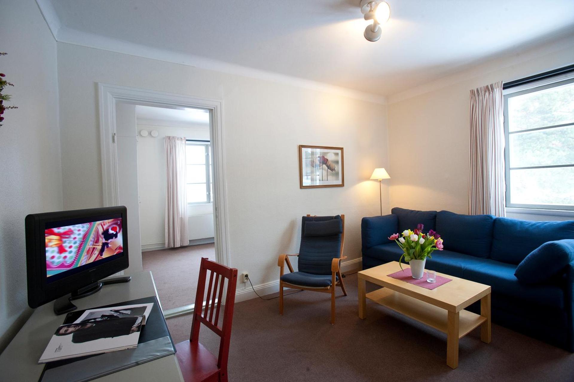 Communal lounge/ TV room