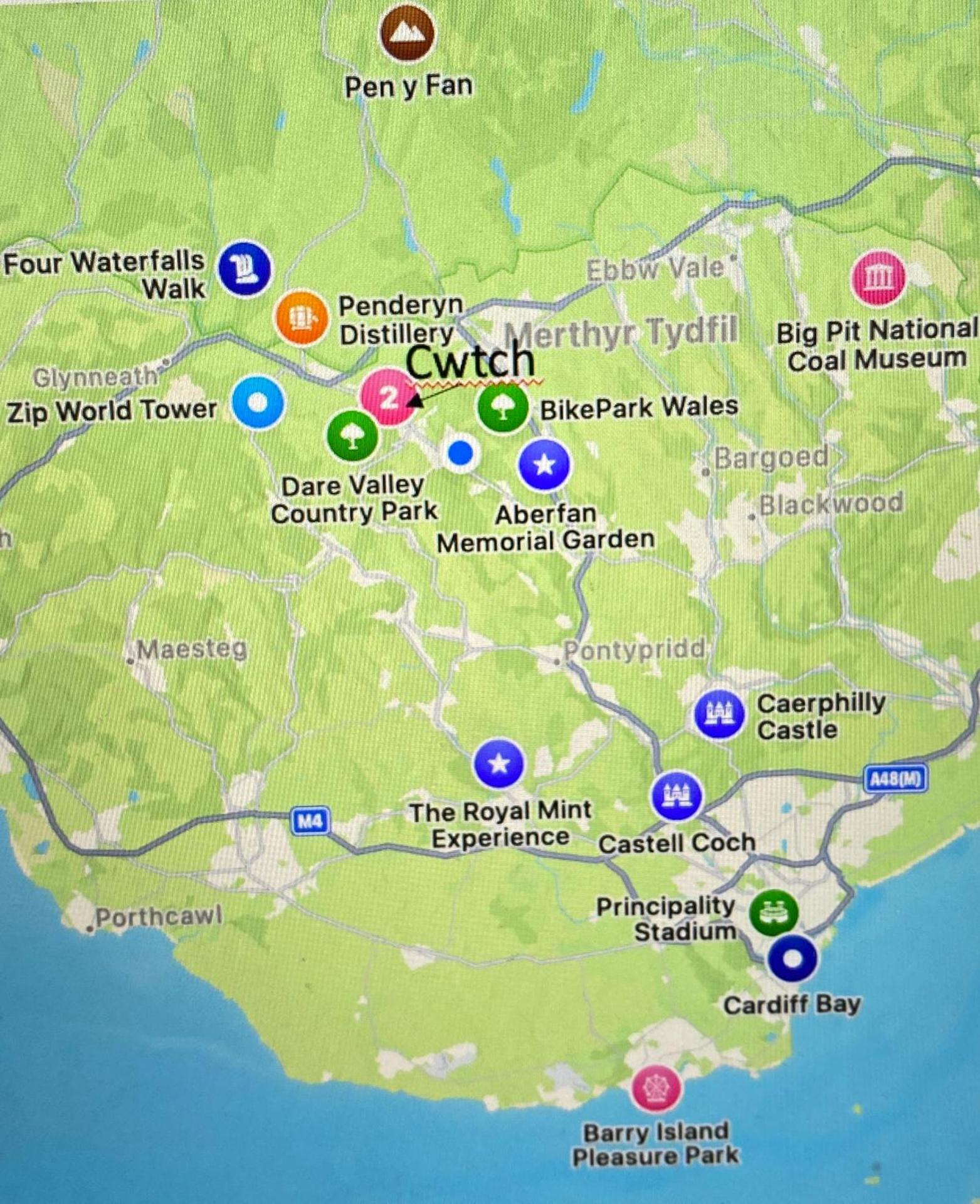 The Cwtch, Log Fire, Sleeps 6, Nr Zip World, Brecon and Bike Park Wales