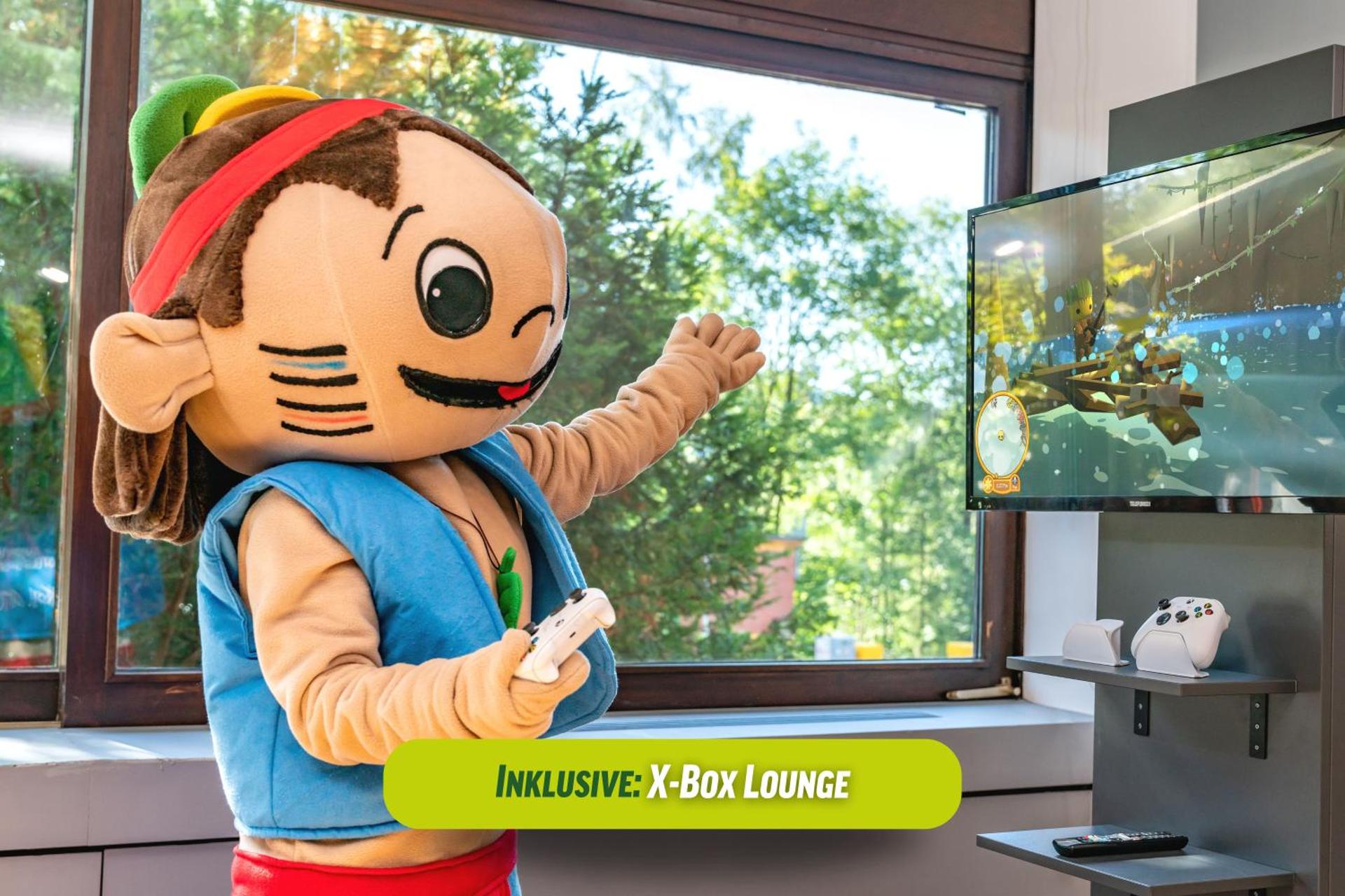 Communal lounge/ TV room