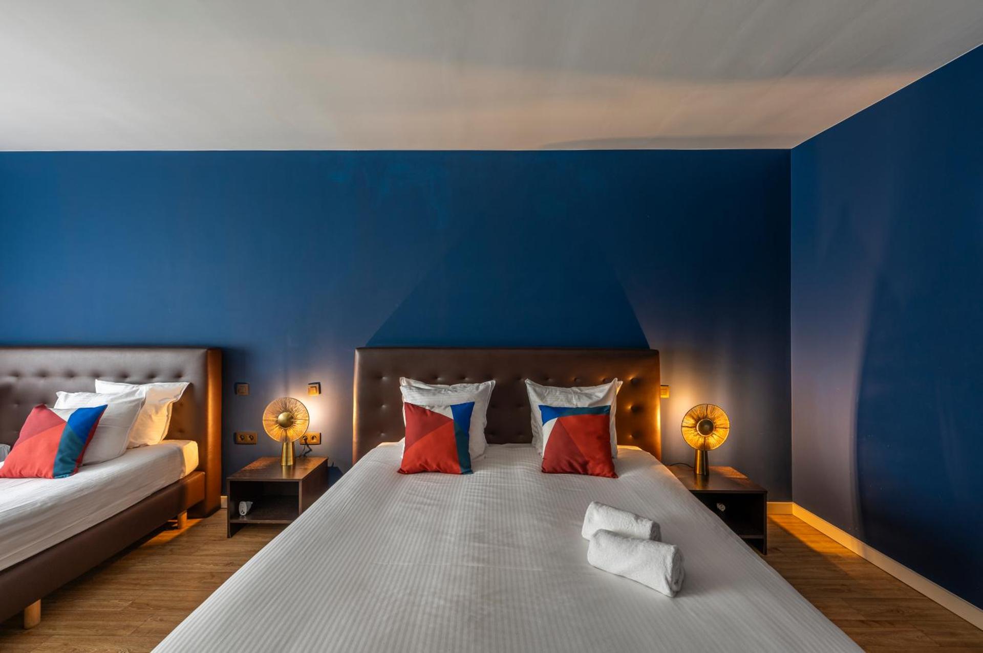 Family Room (6 Adults)