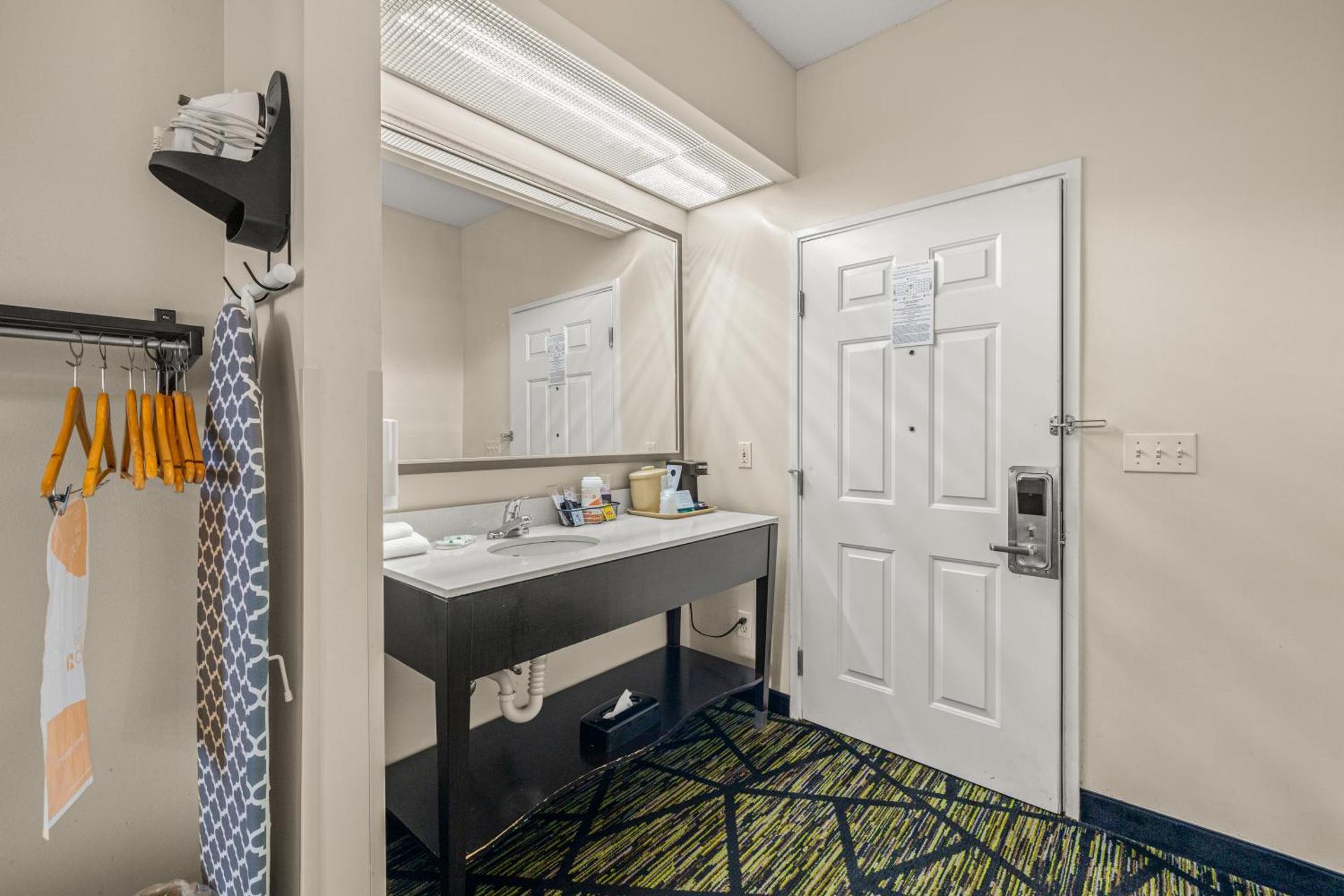 King Room - Non-Smoking