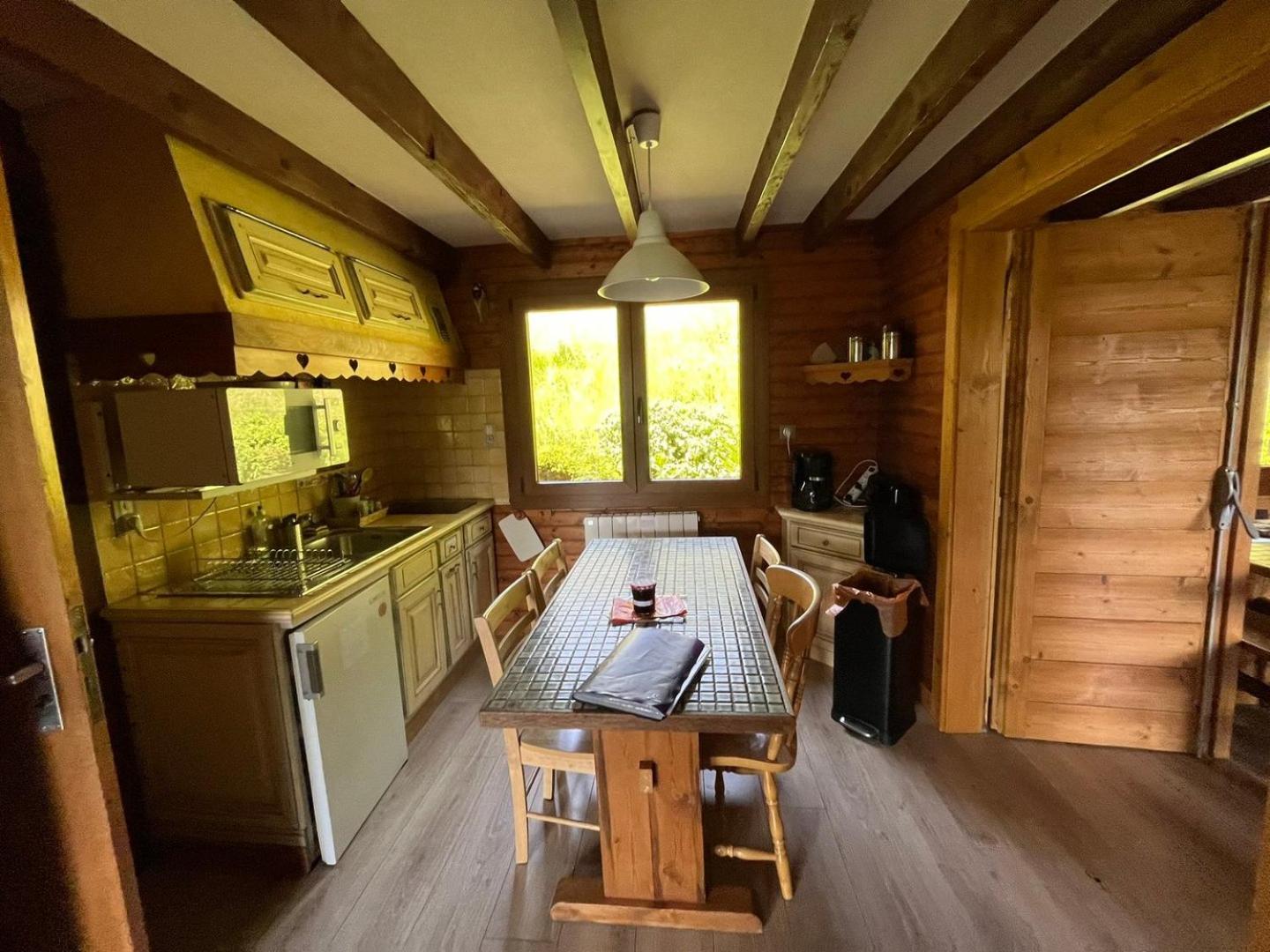 Chalet entier, vue panoramique, ruisseau et sauna.