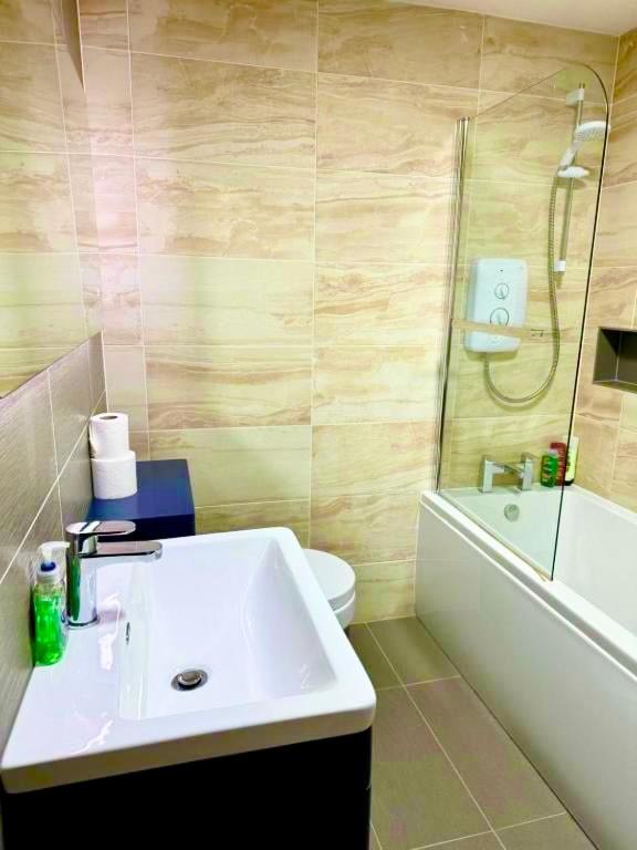 Triple Room with Private Bathroom