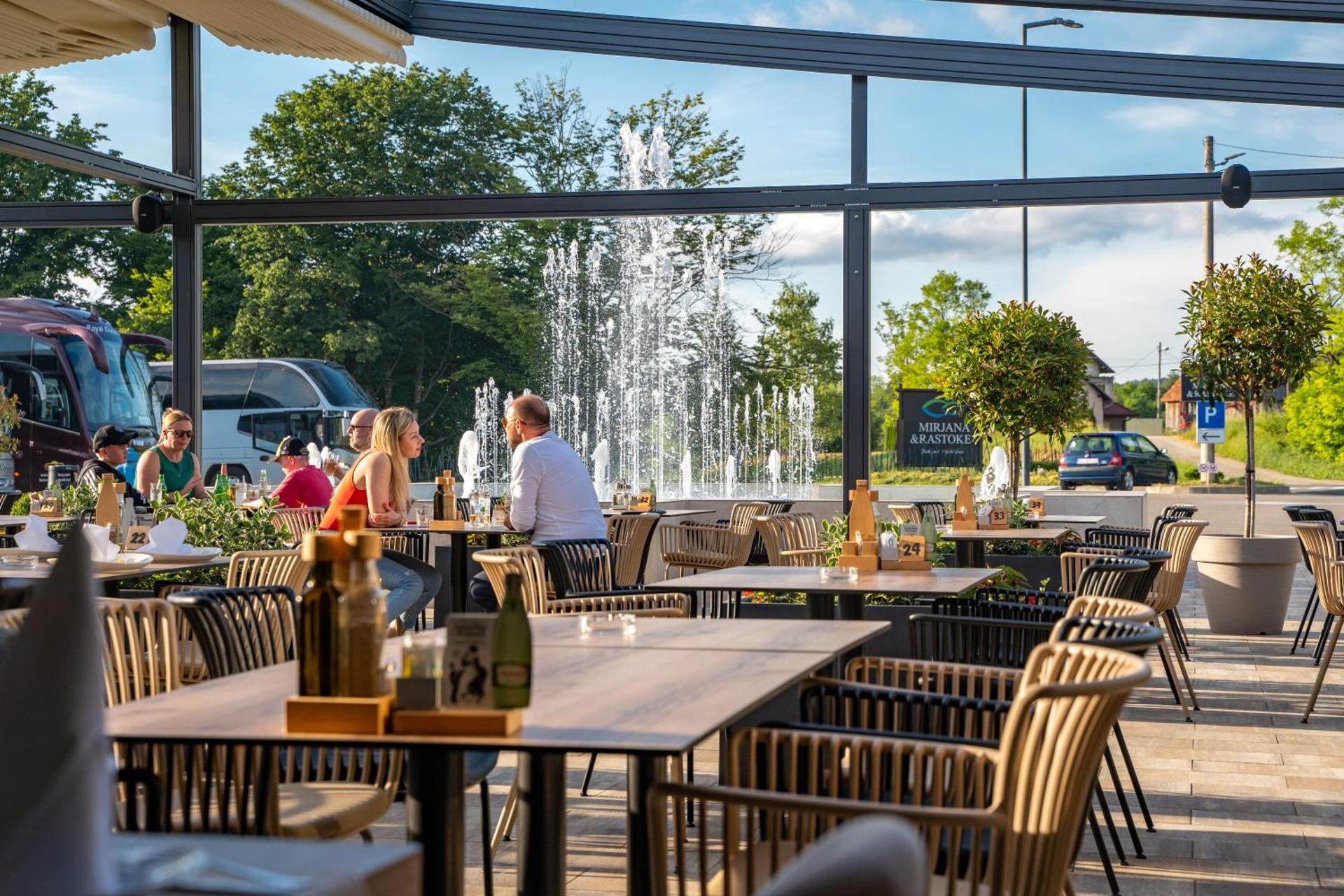 Restaurant/places to eat