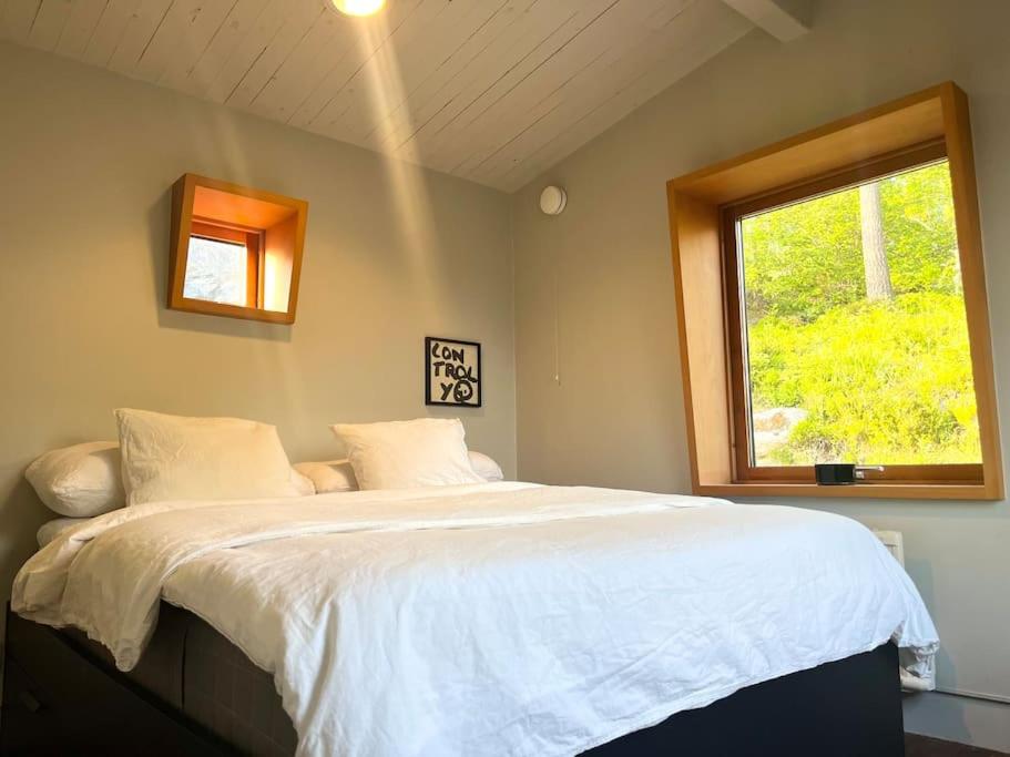 Mysigt sommarhus med havsutsikt och bastu