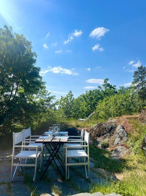 Mysigt sommarhus med havsutsikt och bastu