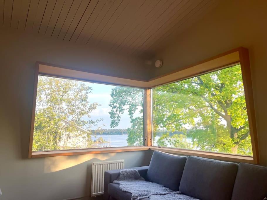 Mysigt sommarhus med havsutsikt och bastu