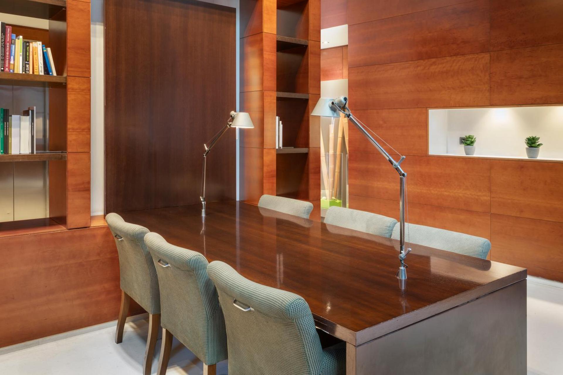 Meeting/conference room