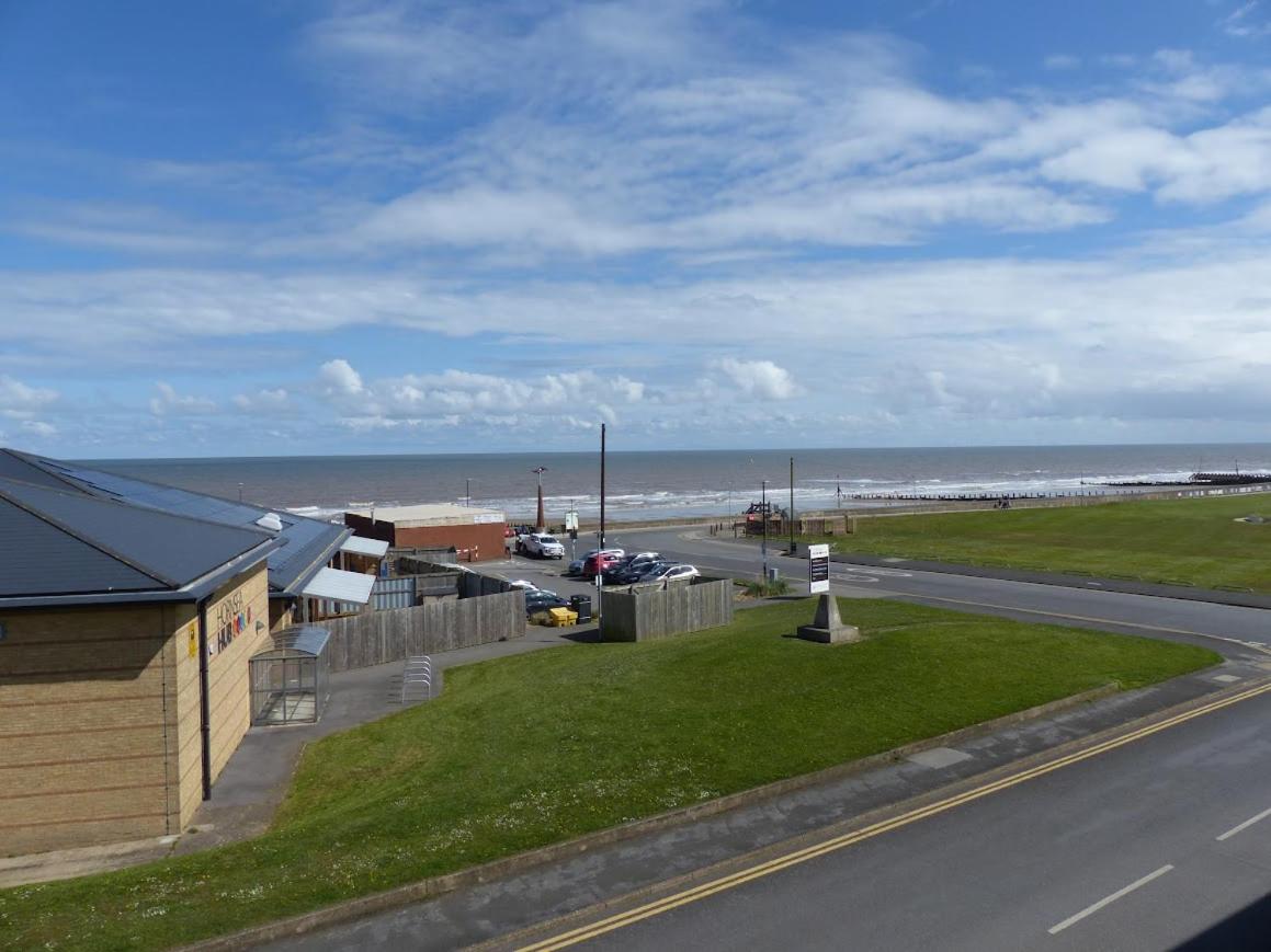 Driftwood - Hornsea Town House with Sea Views and Balconies