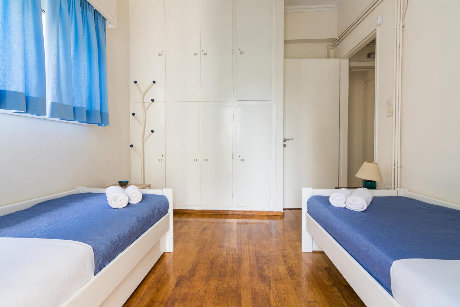 Spacious Apt Next to Marina Flisvo