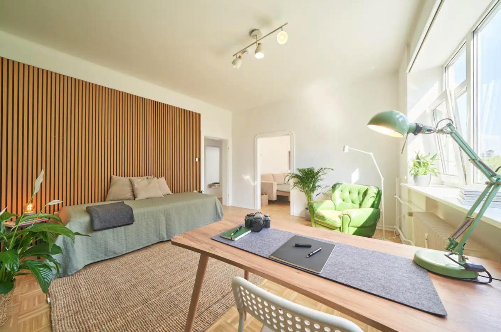 Live in the heart of Hamburg.