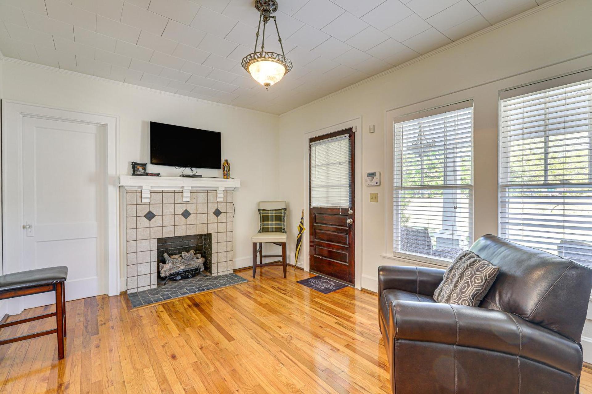 Main Street Home 1 Mile to Callaway Gardens