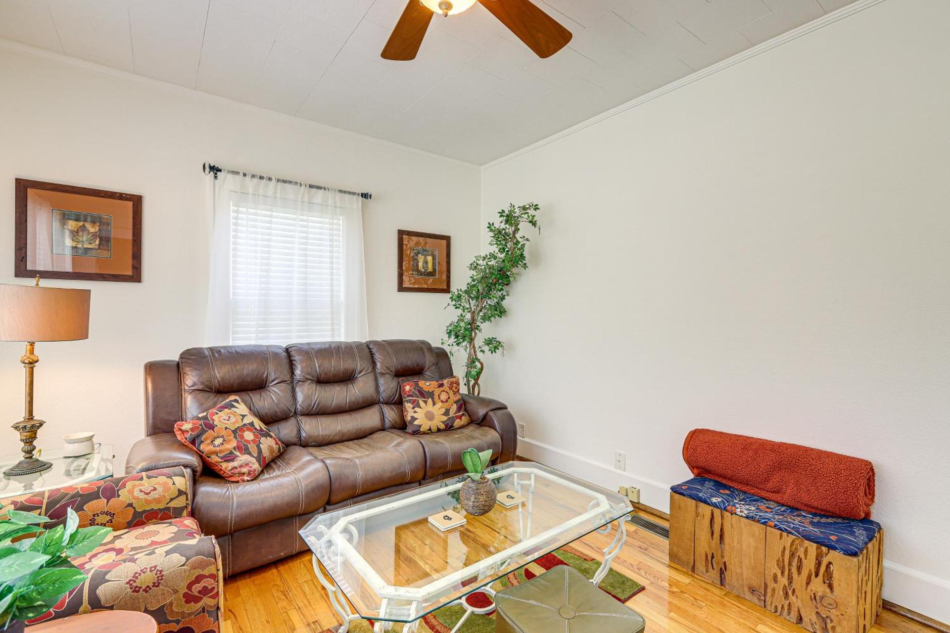 Main Street Home 1 Mile to Callaway Gardens