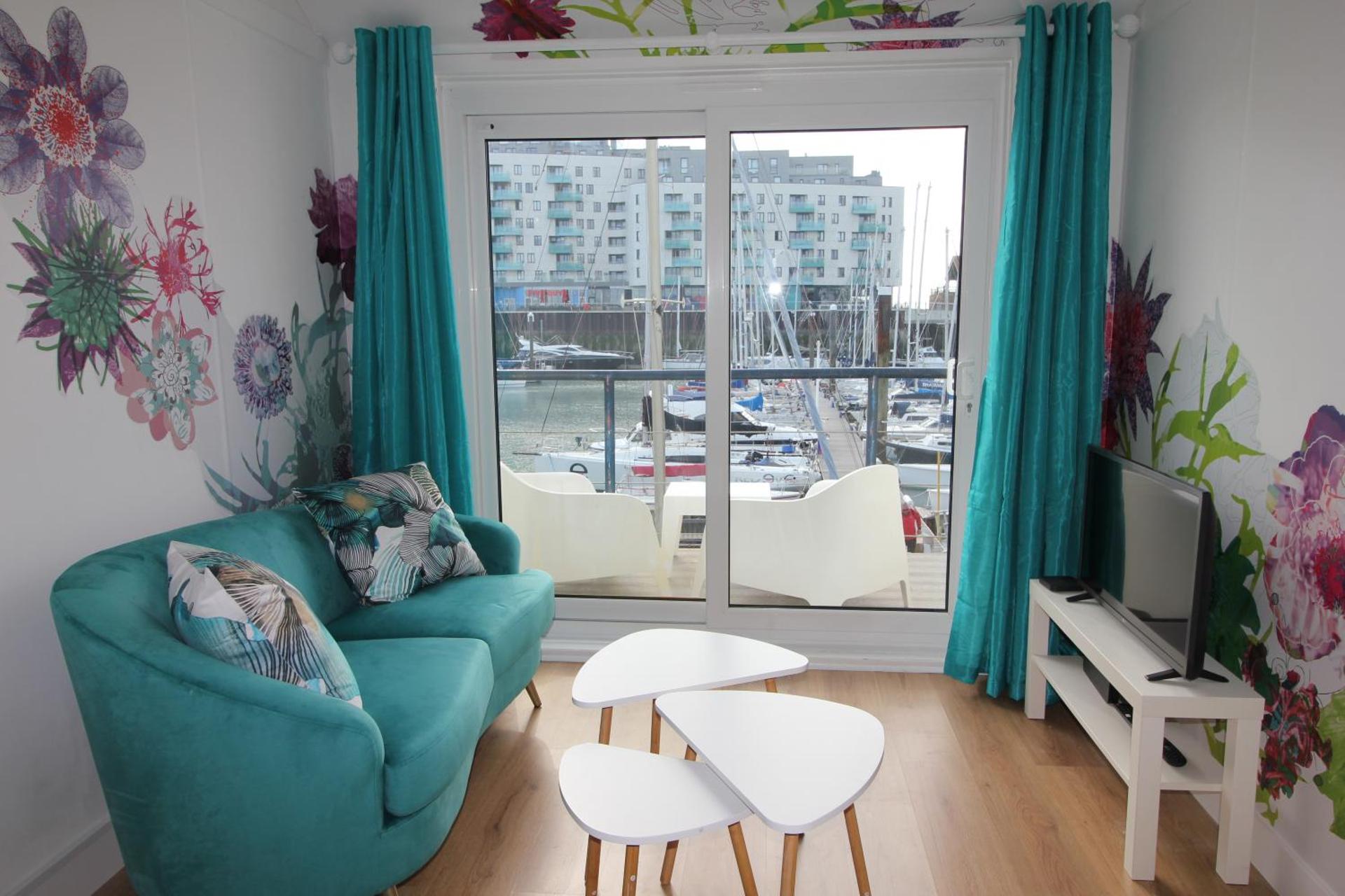 Chic apartment in the heart of Brighton Marina