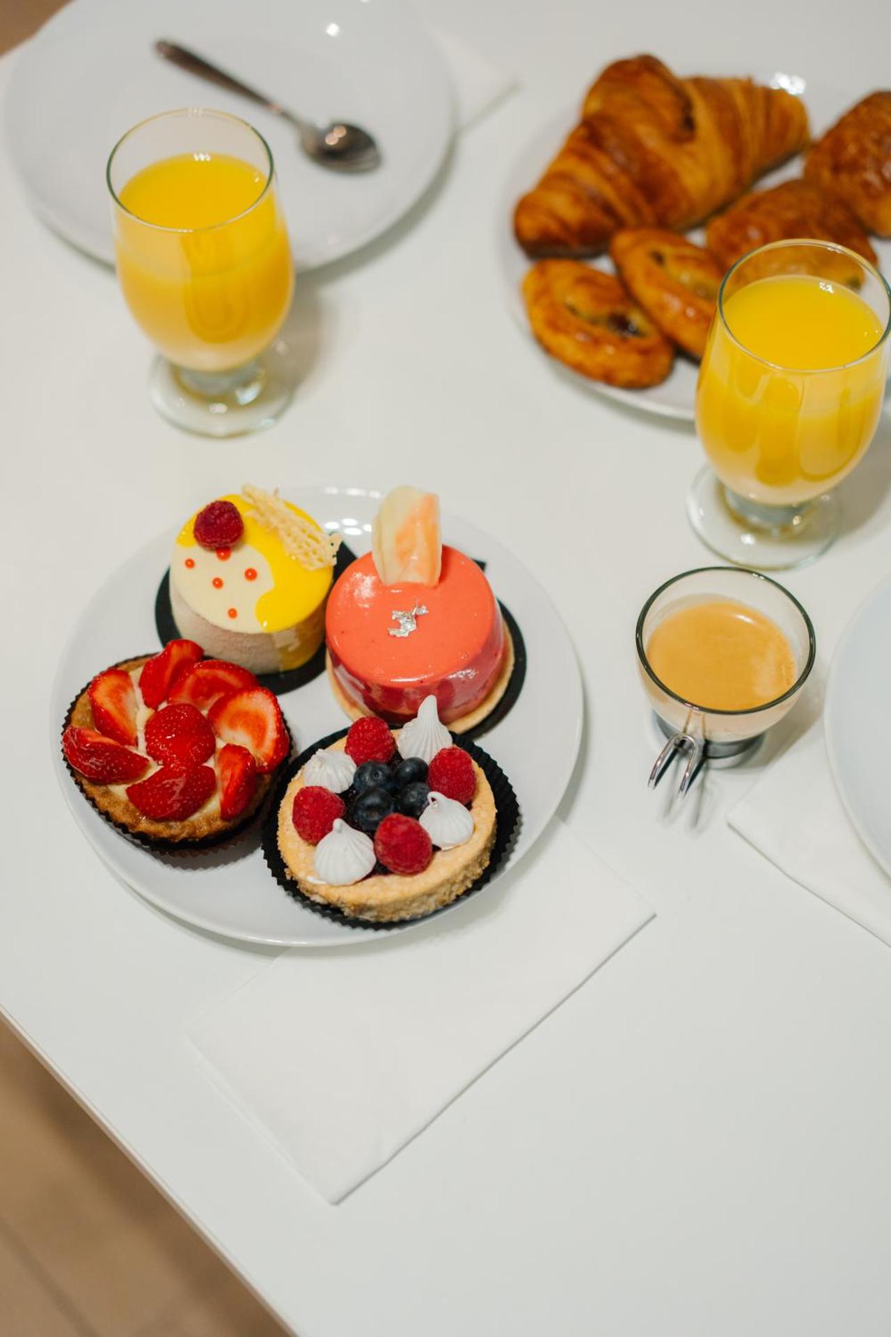 Parisian Elegance Wood near Bastille and Marais