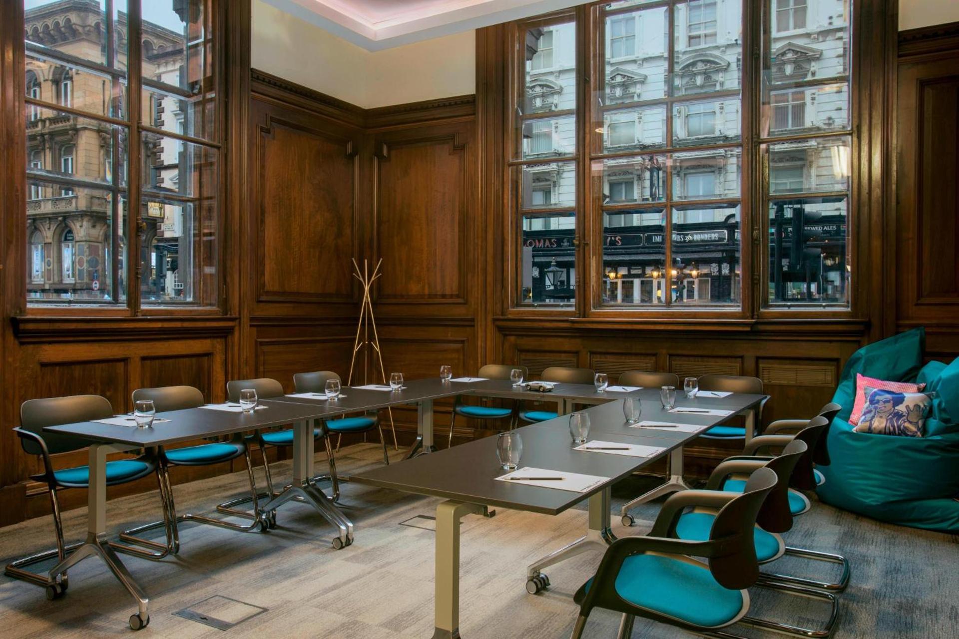 Meeting/conference room