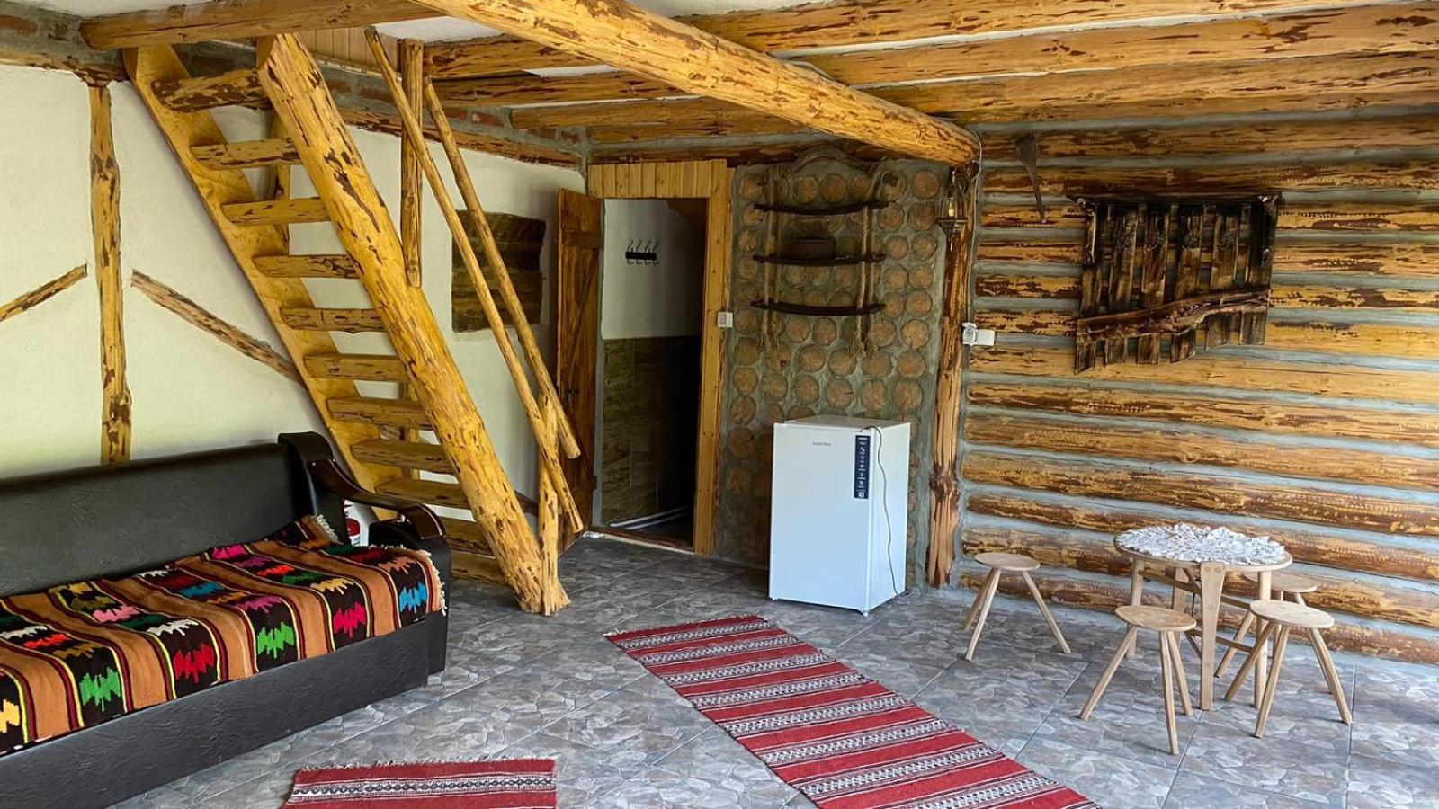 Casa Bunicilor Traditionala