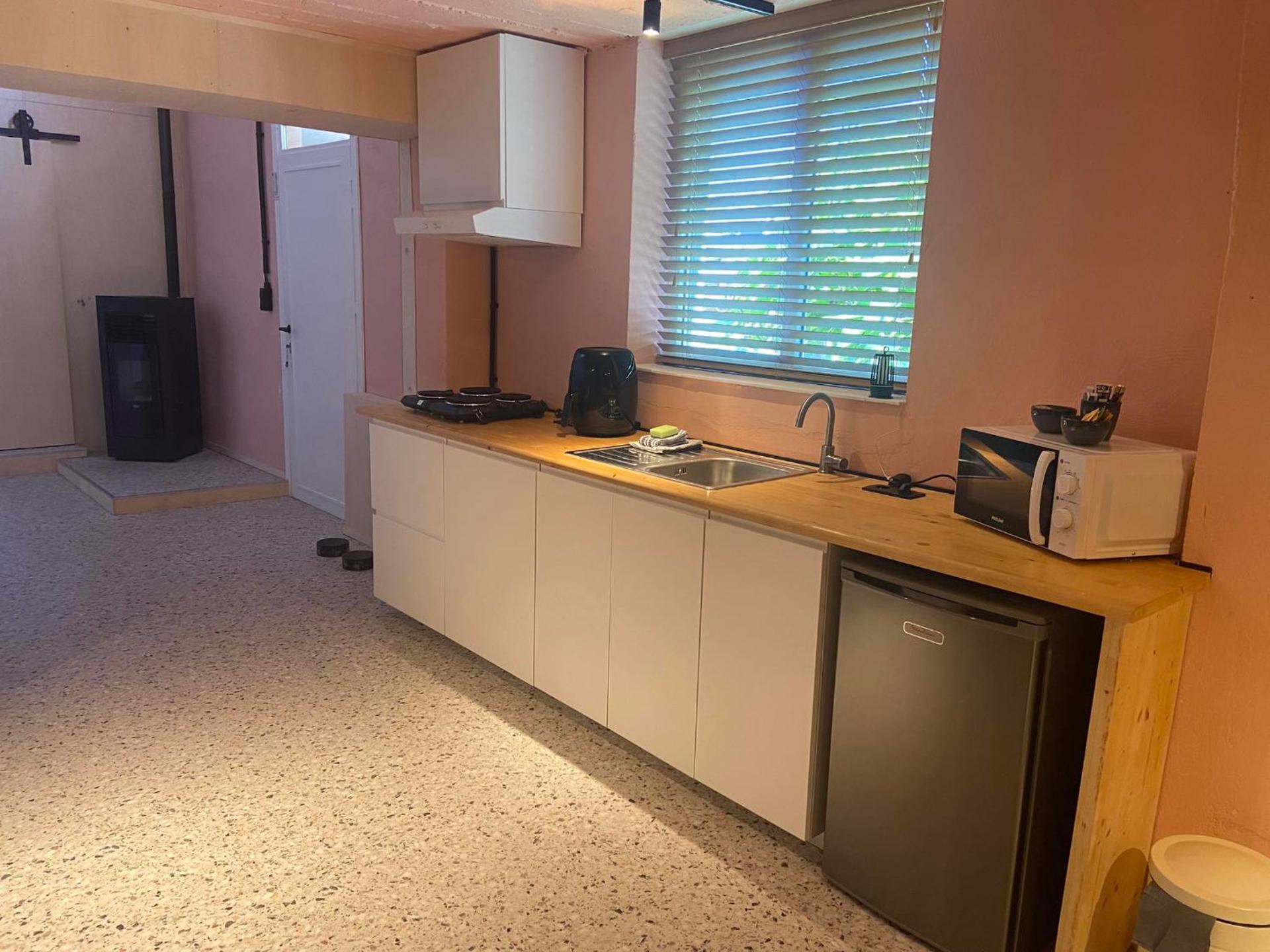 Kitchen or kitchenette