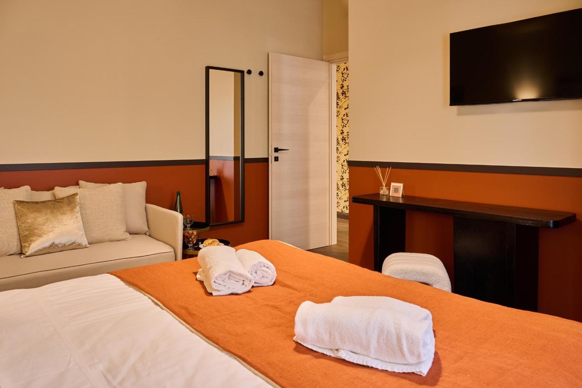 Maison Luxury Pantheon