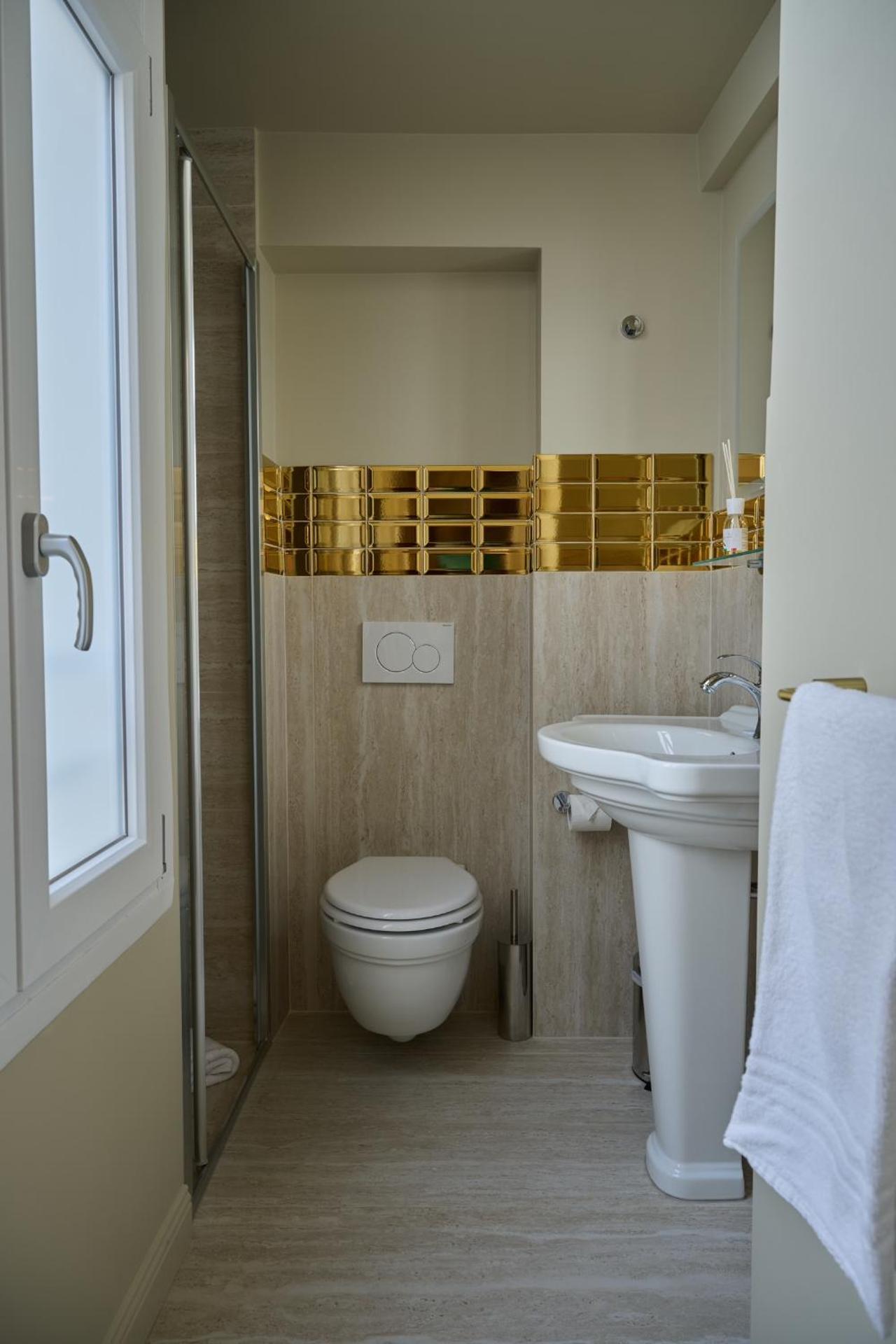 Maison Luxury Pantheon