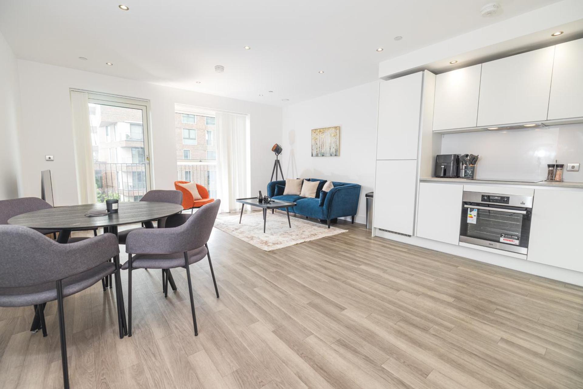 City Escape - Royal Wharf