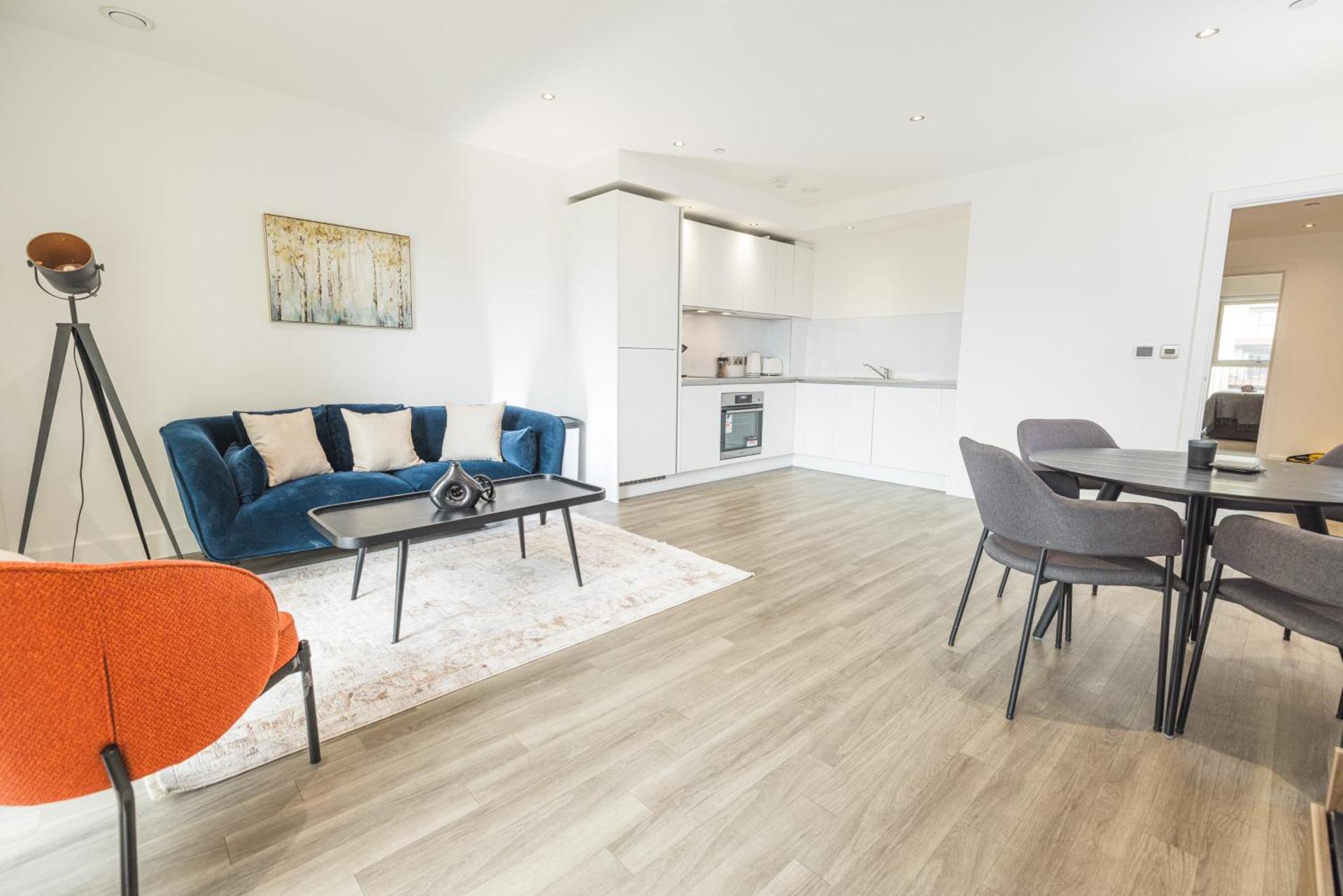 City Escape - Royal Wharf