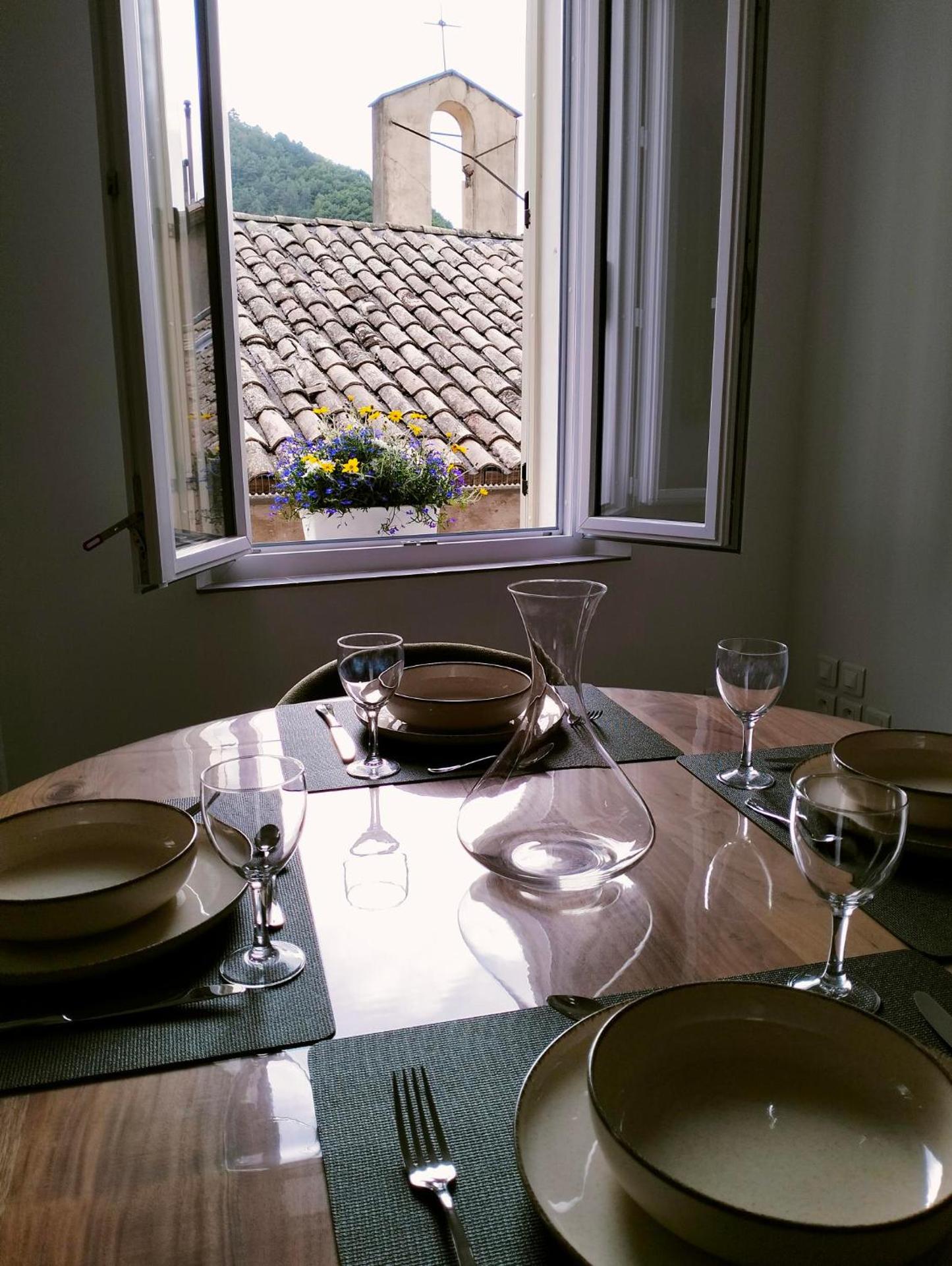 La Provence vous Attend - 2ème étage