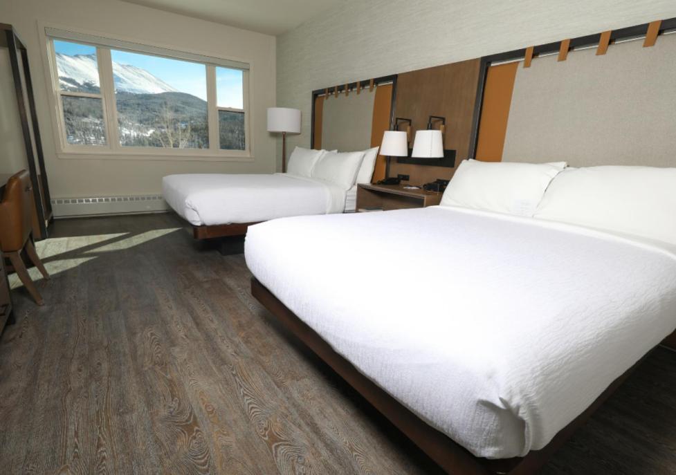 Queen Room with Two Queen Beds with Mountain View