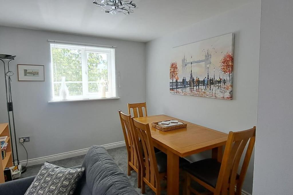 2 bedroom apartment in Stratford upon Avon with free onsite parking